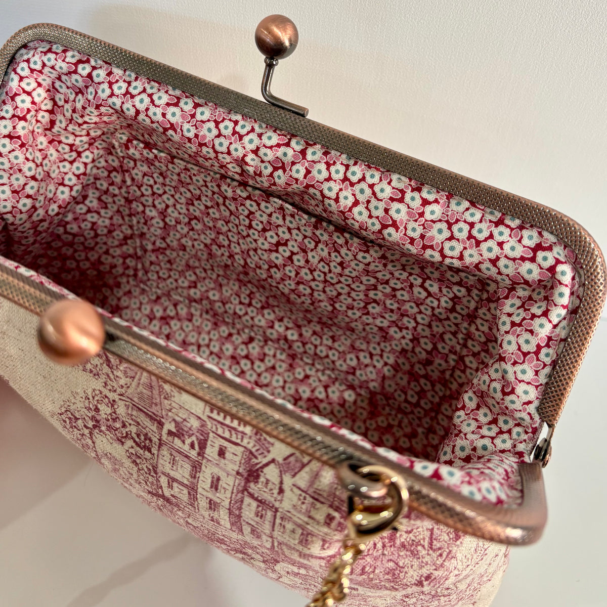 Kiss Lock Handbag - Toile de Jouy