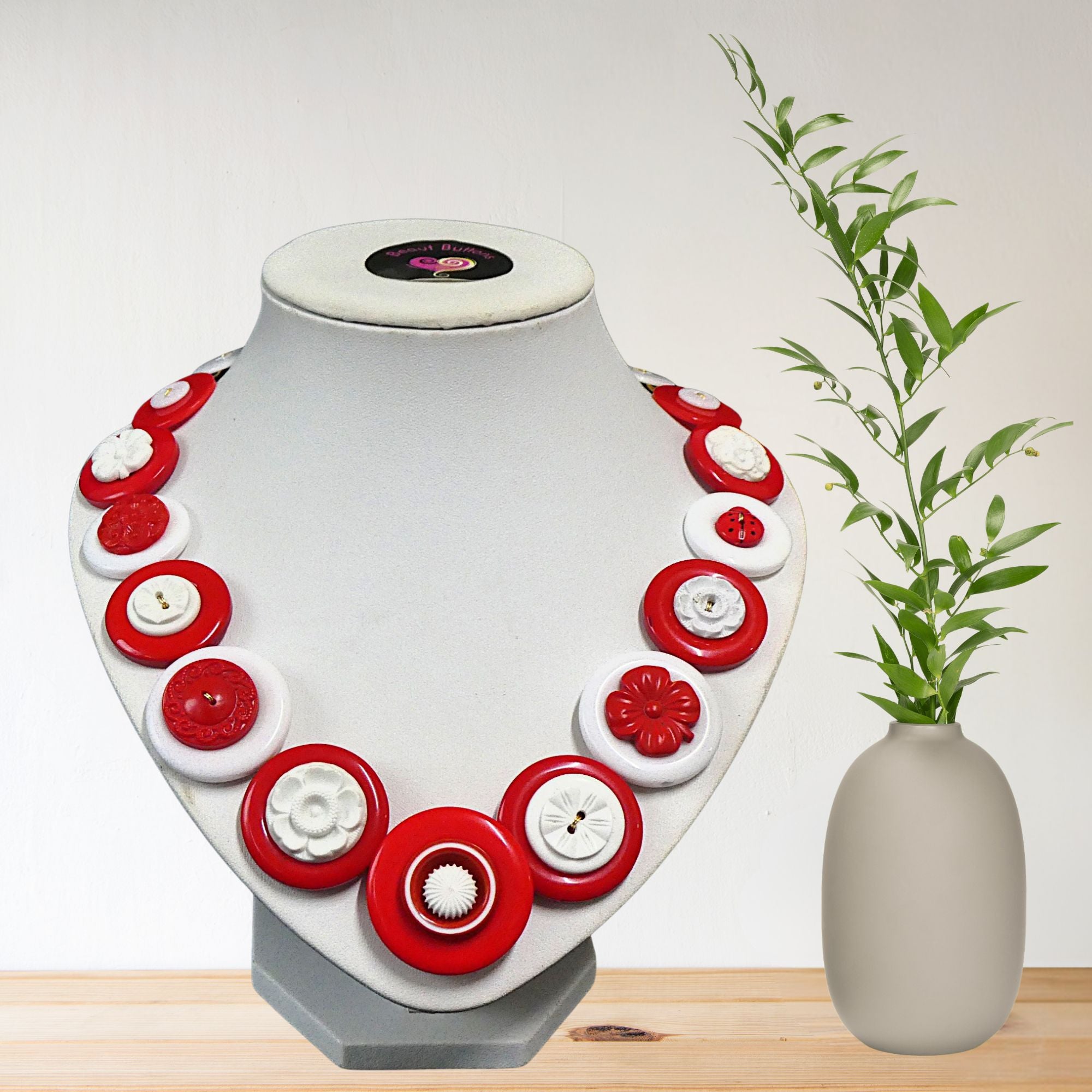 Button necklace - Red flowers