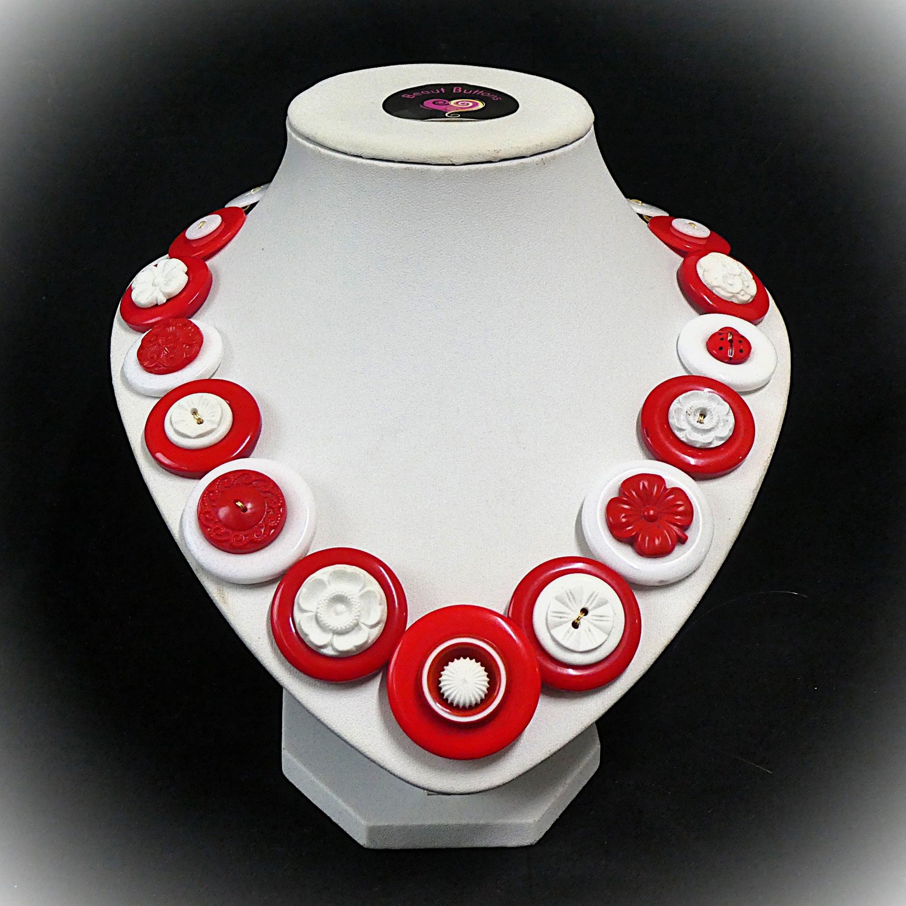 Button necklace - Red flowers