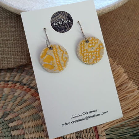 Medium Yellow Lace Drops