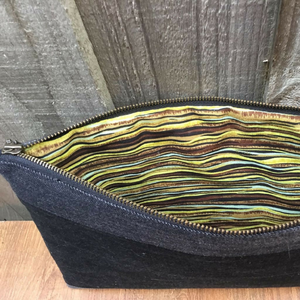 upcycled_denim_pouch_10n