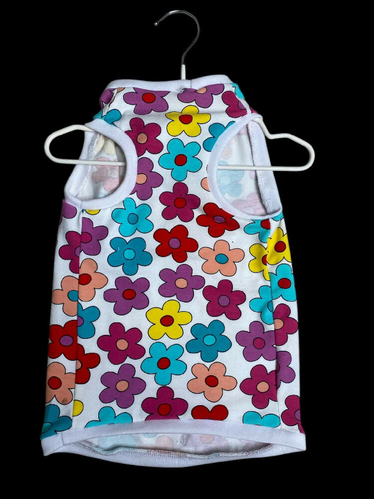 Funky flower tshirt cat 2