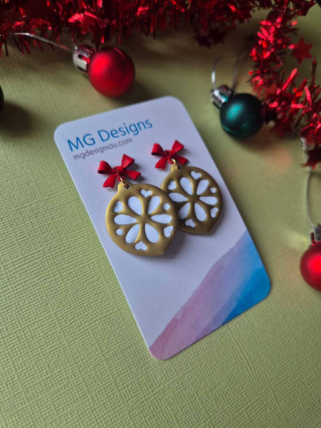 Gold Bauble