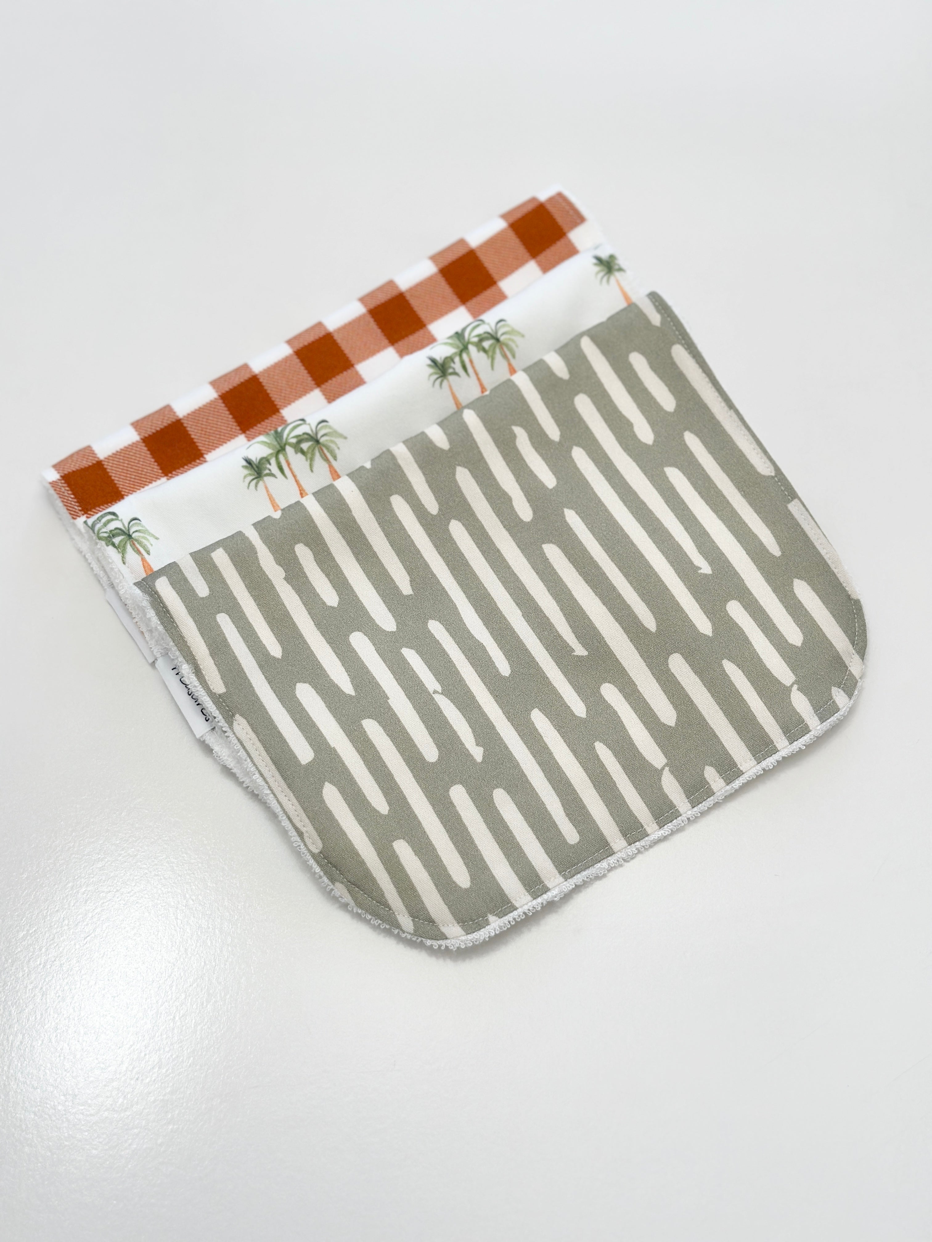 Palm tree bib set