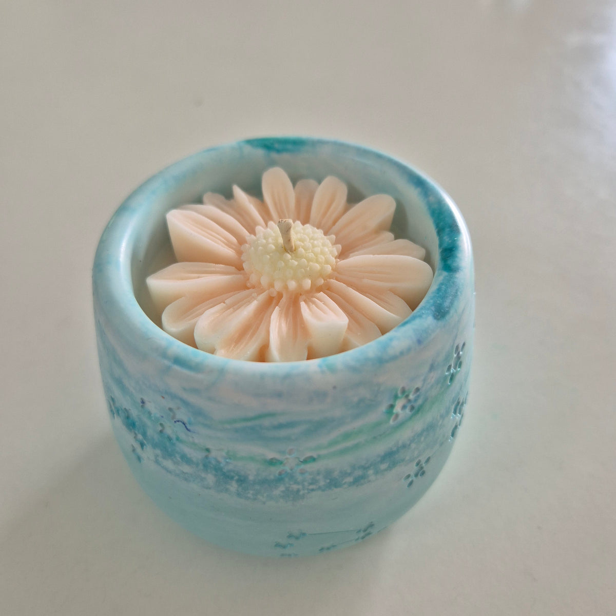 Aqua concrete tub candle with soy wax and sandalwood fragrance