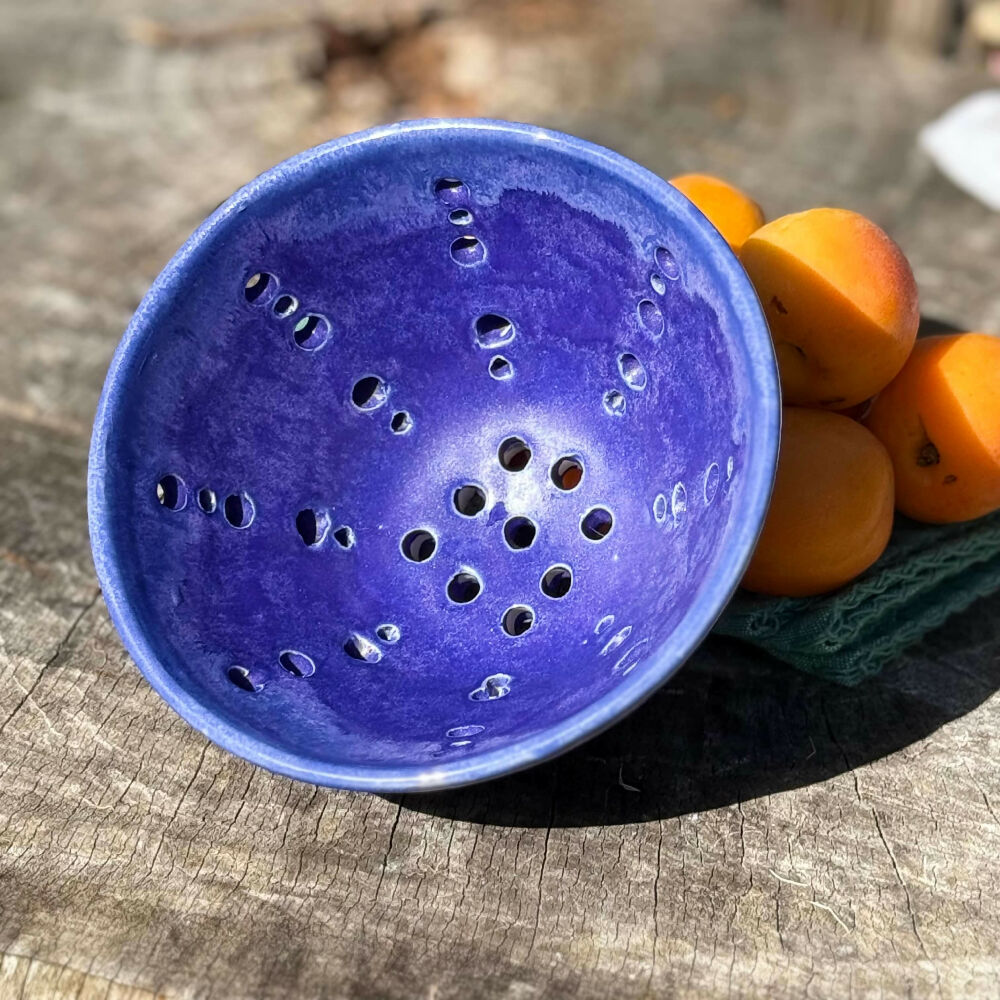 Australian-Ceramic-Pottery-Artist -Ana-Ceramica-Handmade-Home-Decor-Kitchen-and-Dining-Servingware-Ceramic-Berry-Bowl-Violet-Blue-Wheel-Thrown-Pottery