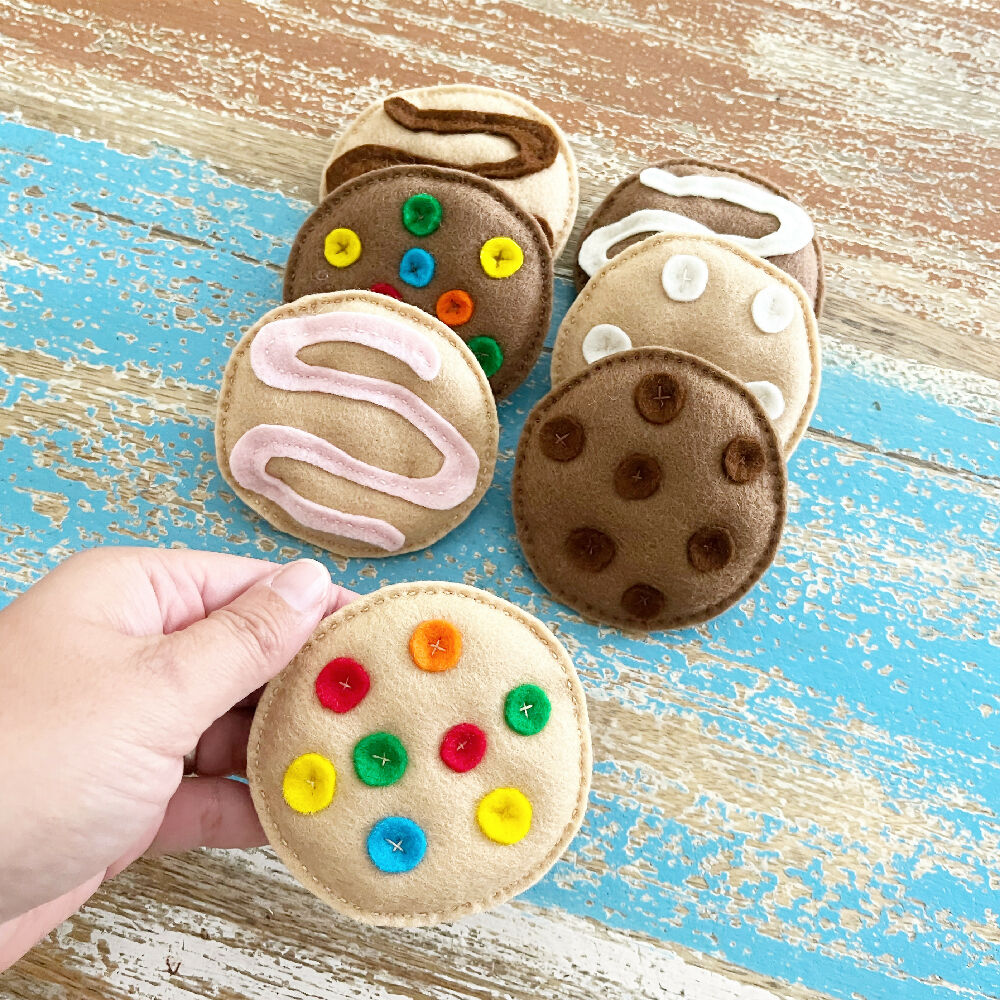 Value pack of 3 felt cookies, play food