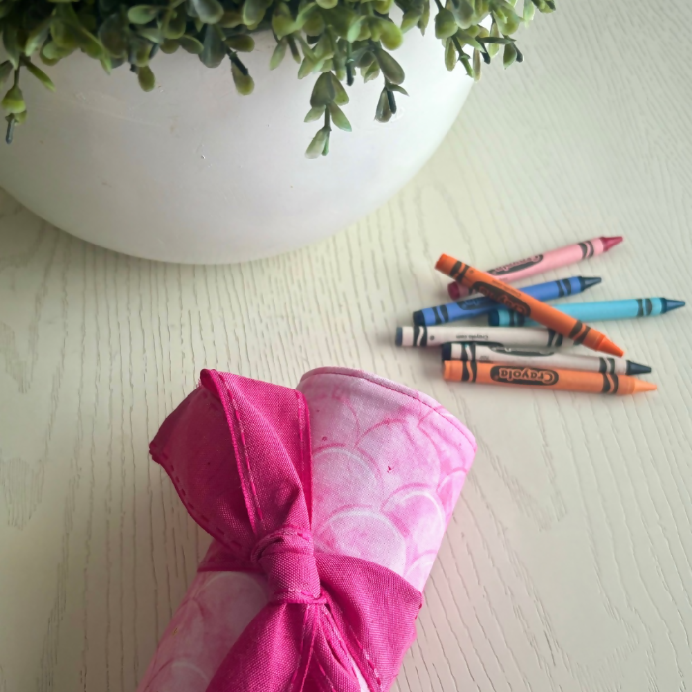 Crayon/ pencil case holder