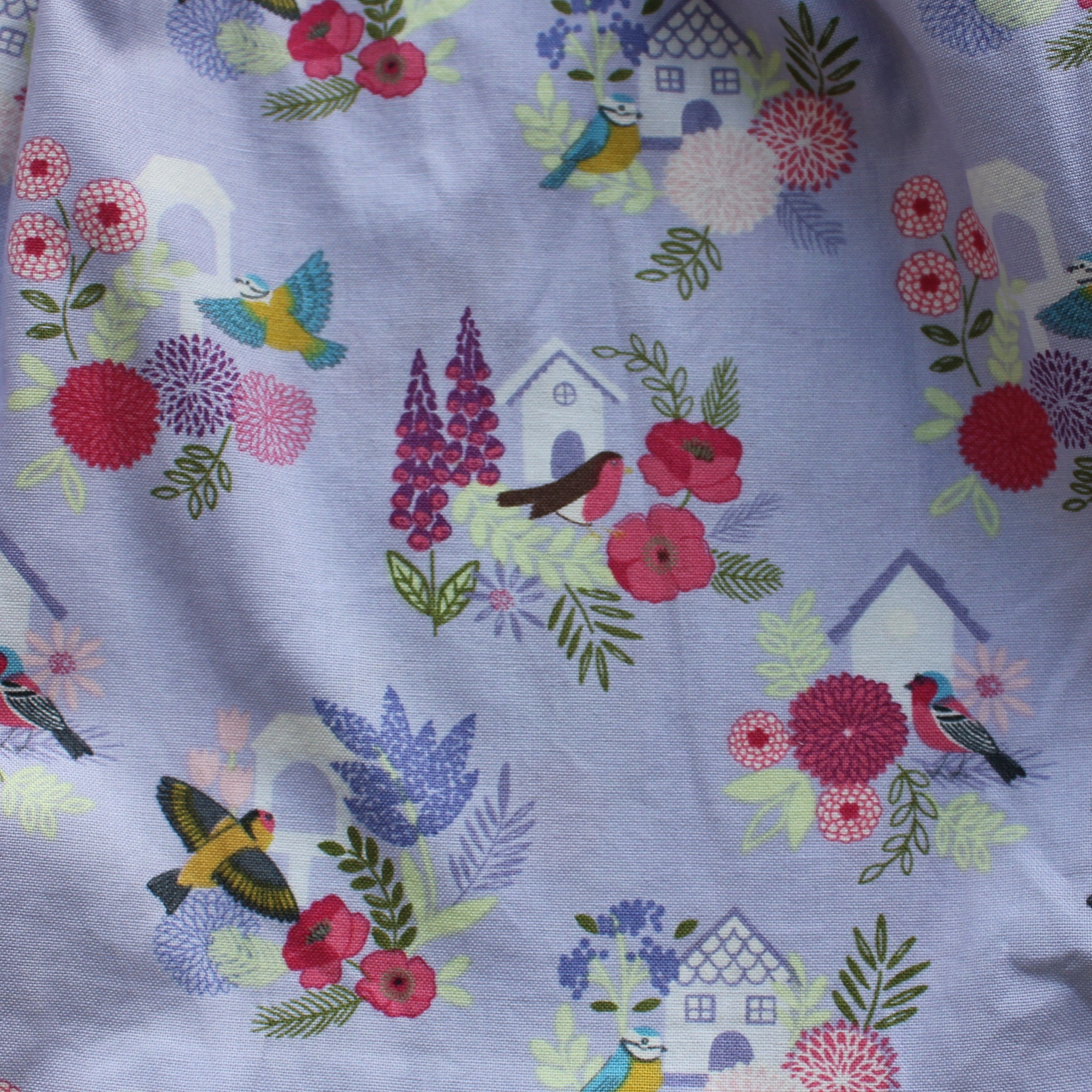 Womens Size Small. Short Skirt, Lizards/Country Floral.