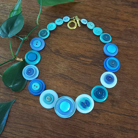 Button necklace - Three Blues