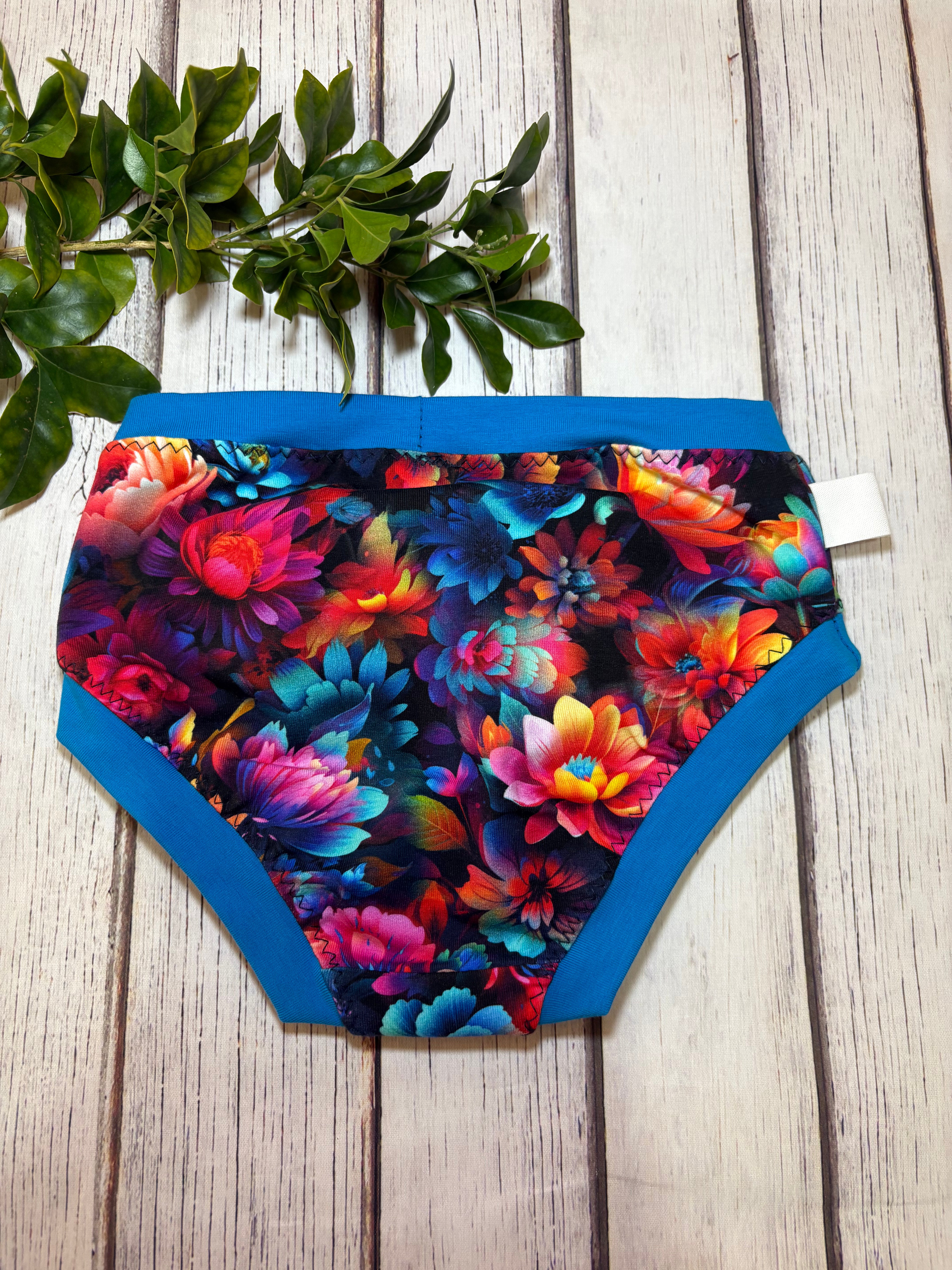 Kid's Size 6 Underwear (Briefs & Boxers)