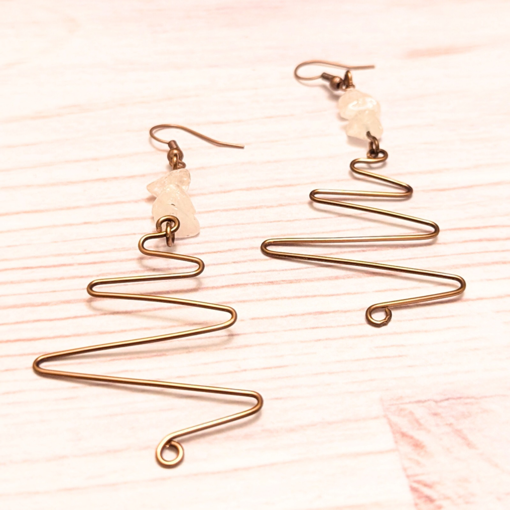 Christmas tree earrings with gemstones - Handmade - Wire art - Whimsical