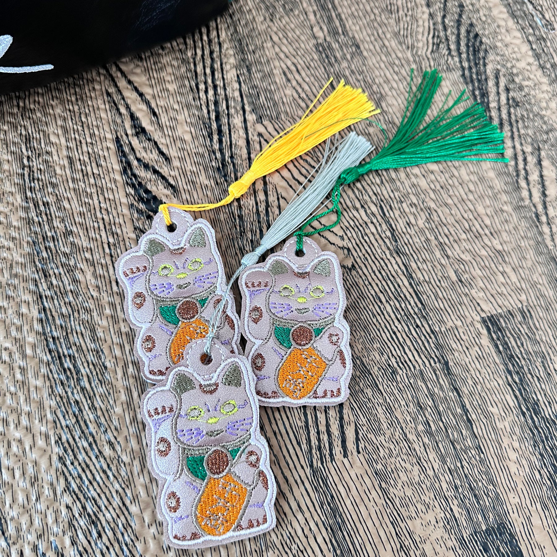 Lucky Cat tag/bookmark