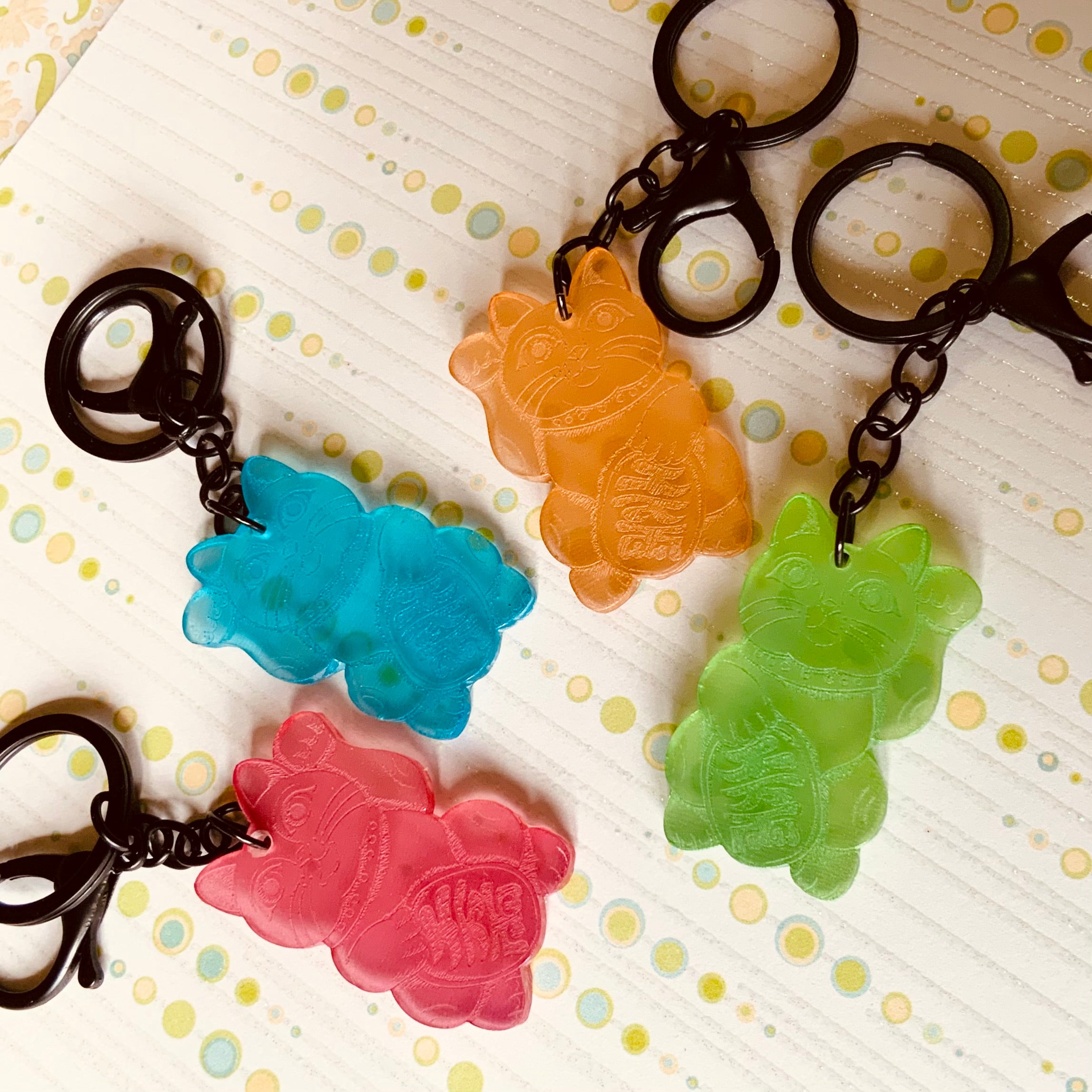 Maneki Neko Lucky Cat Resin Keyring | Choose your colour