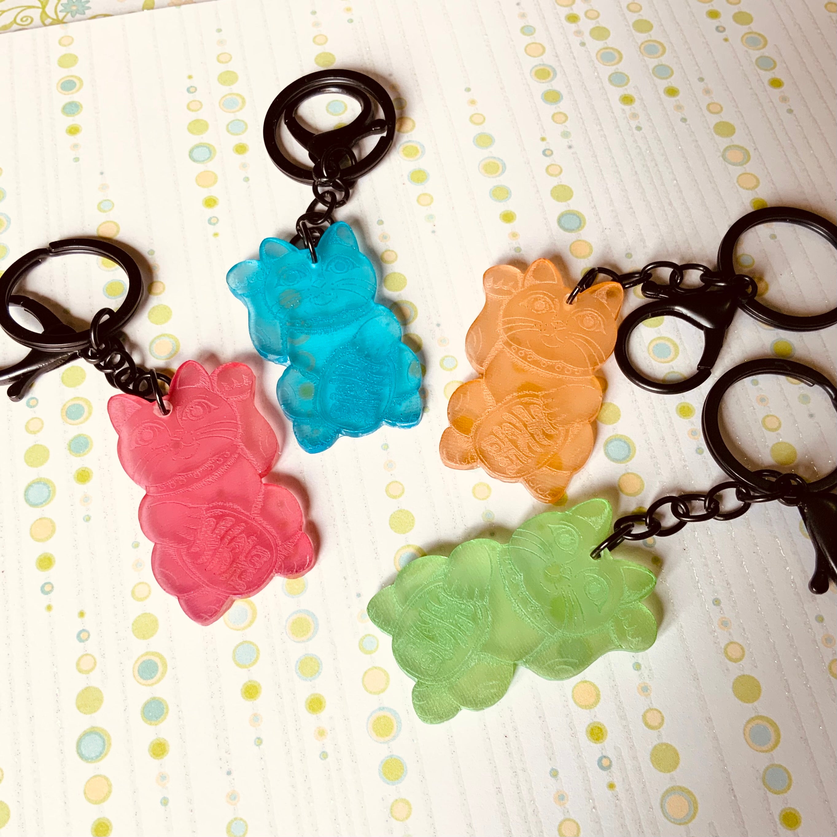 Maneki Neko Lucky Cat Resin Keyring | Choose your colour