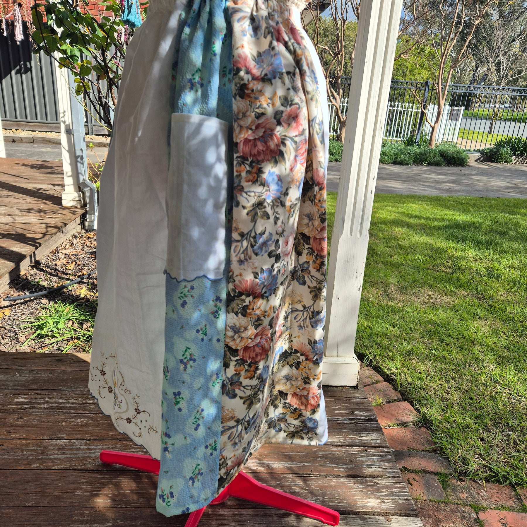 Blue style skirt, pockets, M 12-16, elastic waist