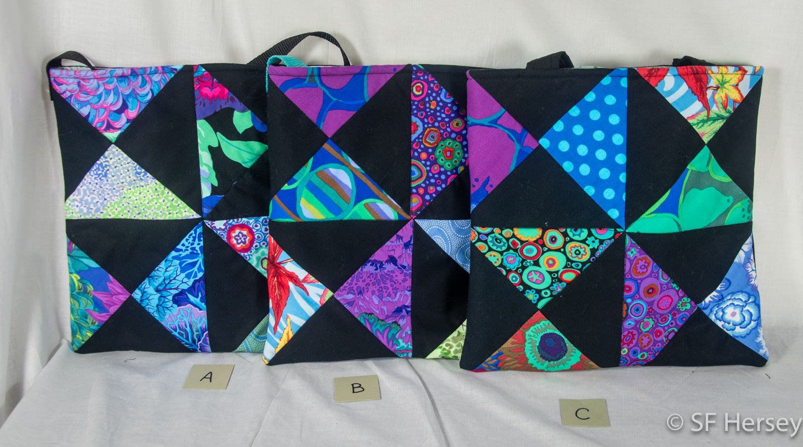 Hour-glass Small Shoulder Bags