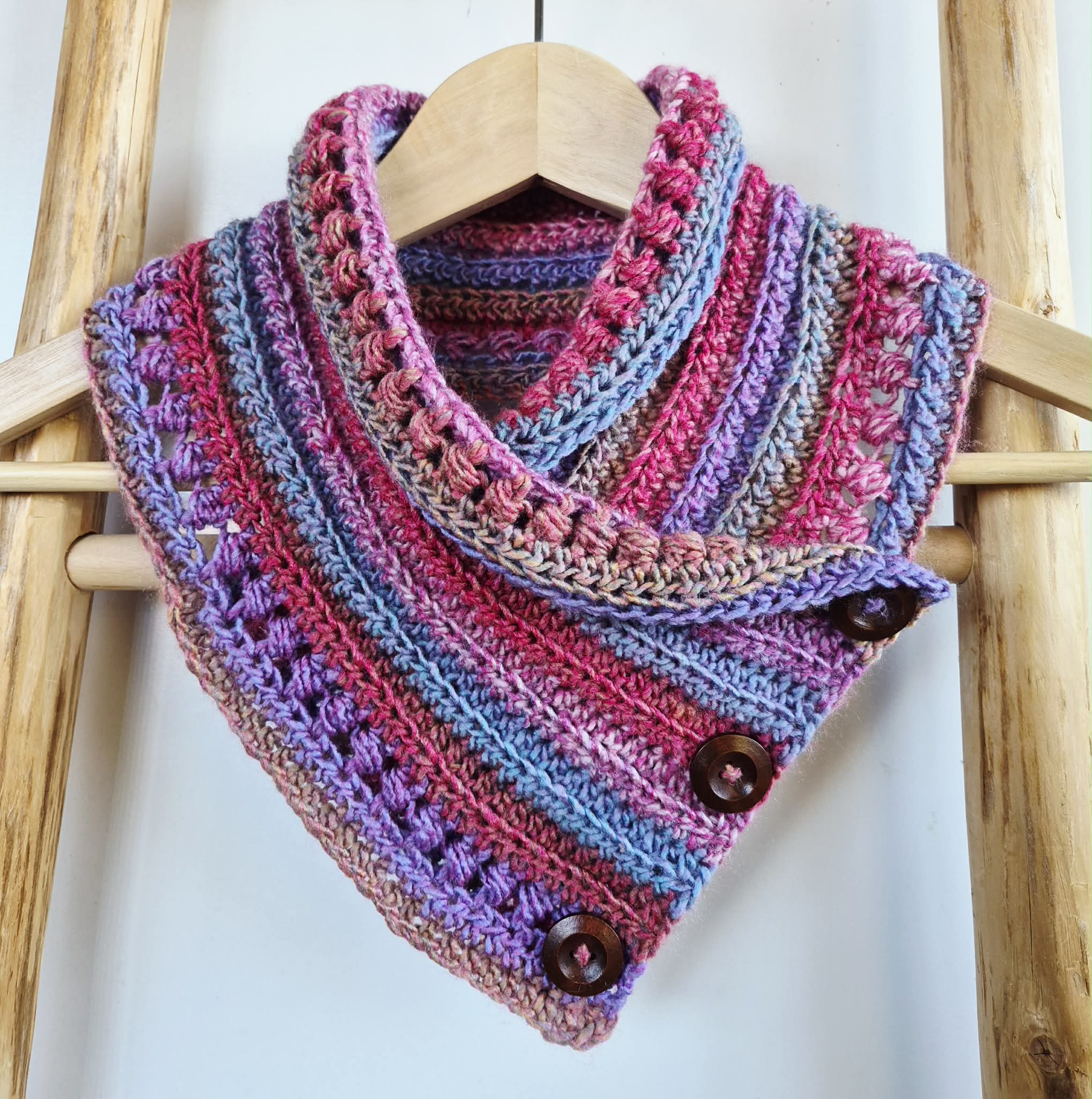 Ladies Neck warmer | Cowl | Scarf | Purple Pink | Adult | Vintage | Crochet | Buttoned