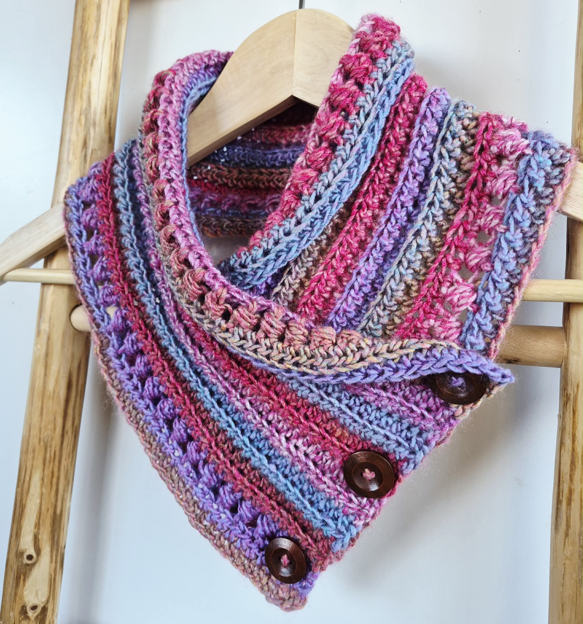 Ladies Neck warmer | Cowl | Scarf | Purple Pink | Adult | Vintage | Crochet | Buttoned