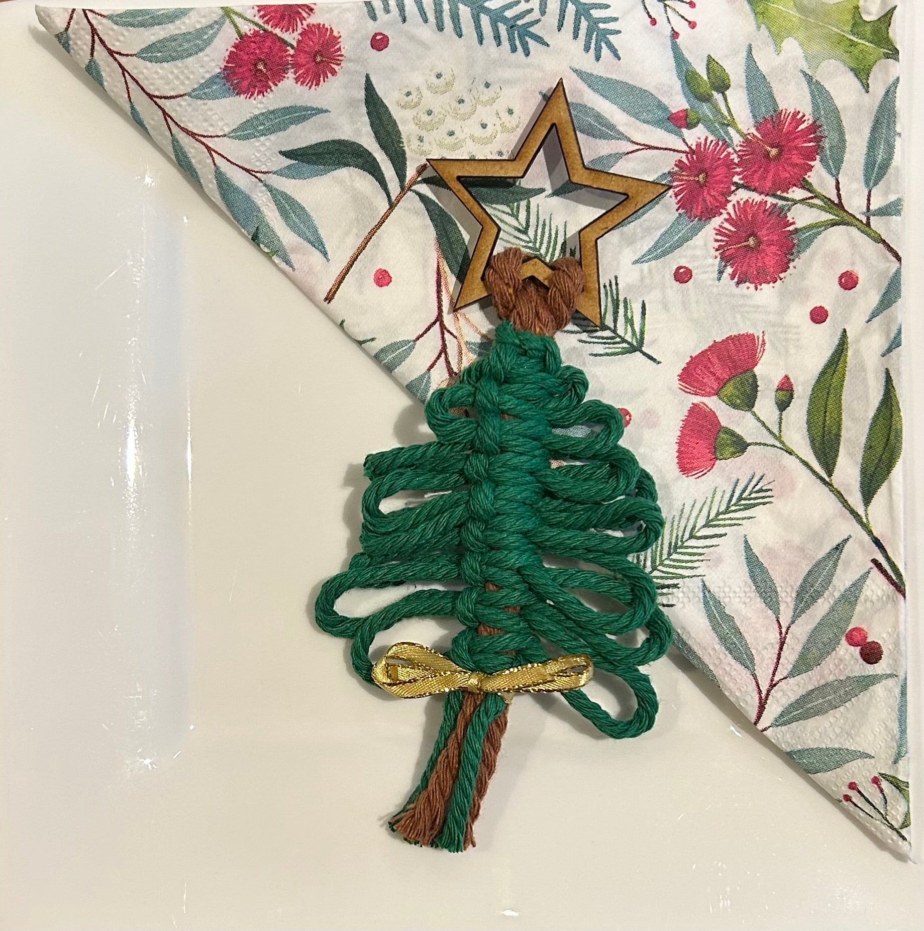 10 Christmas Tree Table Decorations