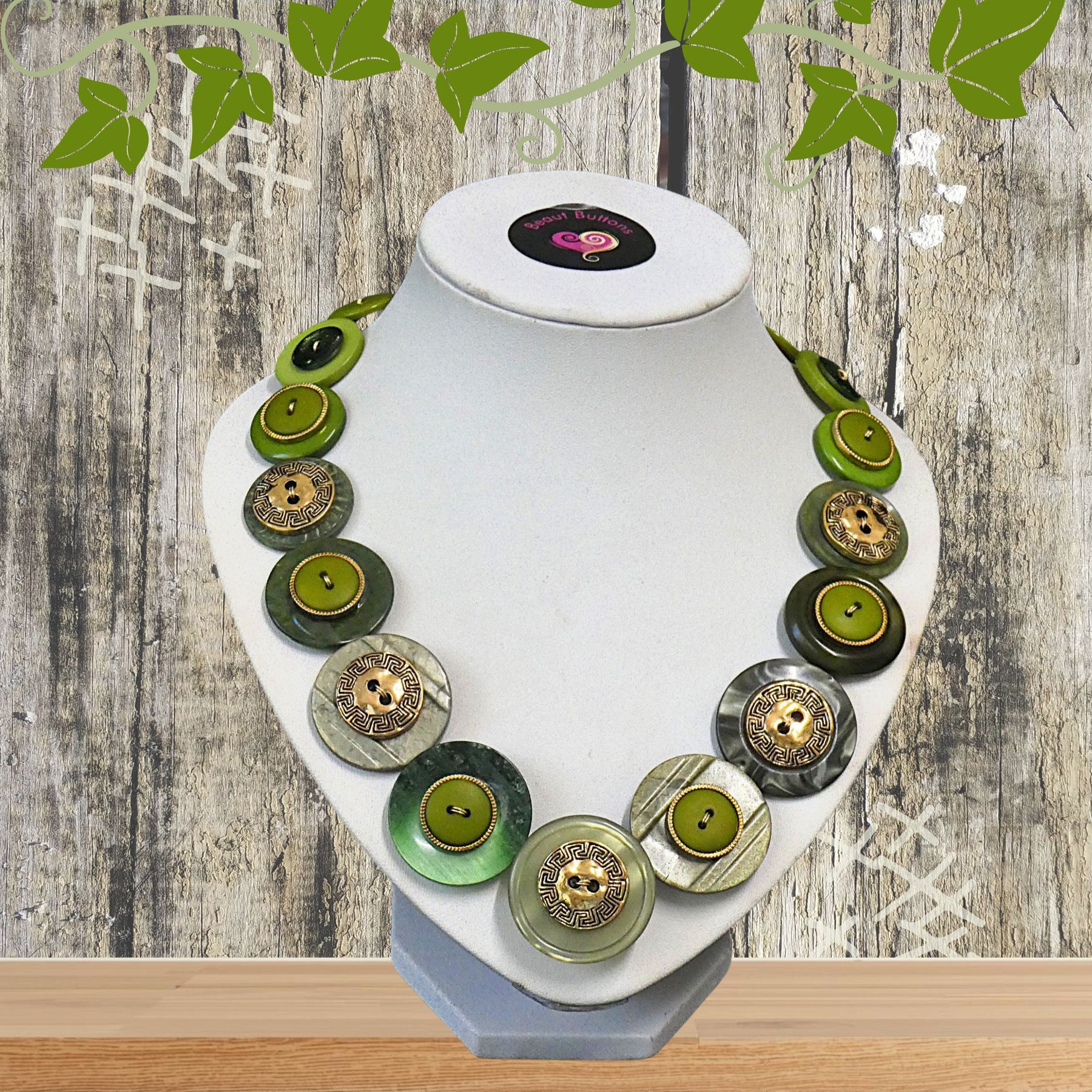 Button necklace - Green and Gold