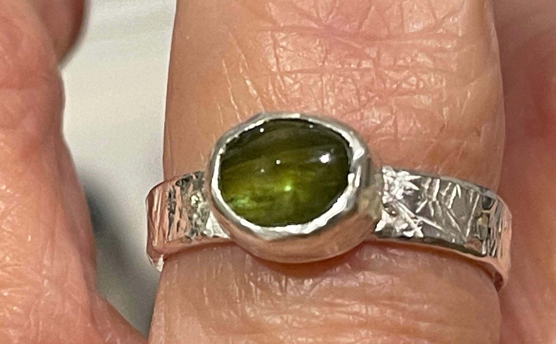 Green sapphire cab green in Stirling Silver