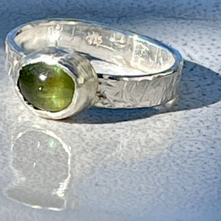 Green sapphire cab green in Stirling Silver
