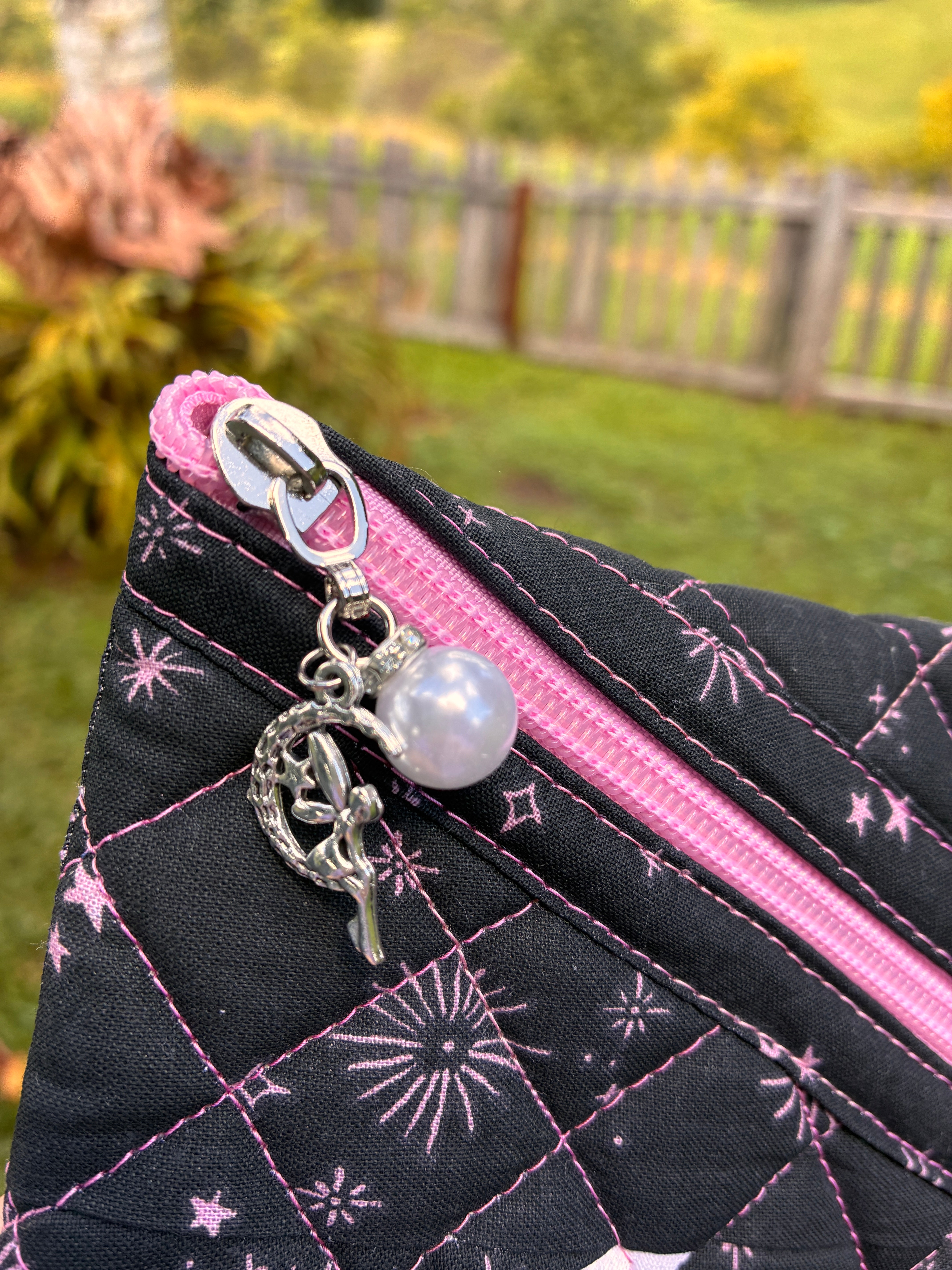 The Moon eReader Bag (Black & pink)
