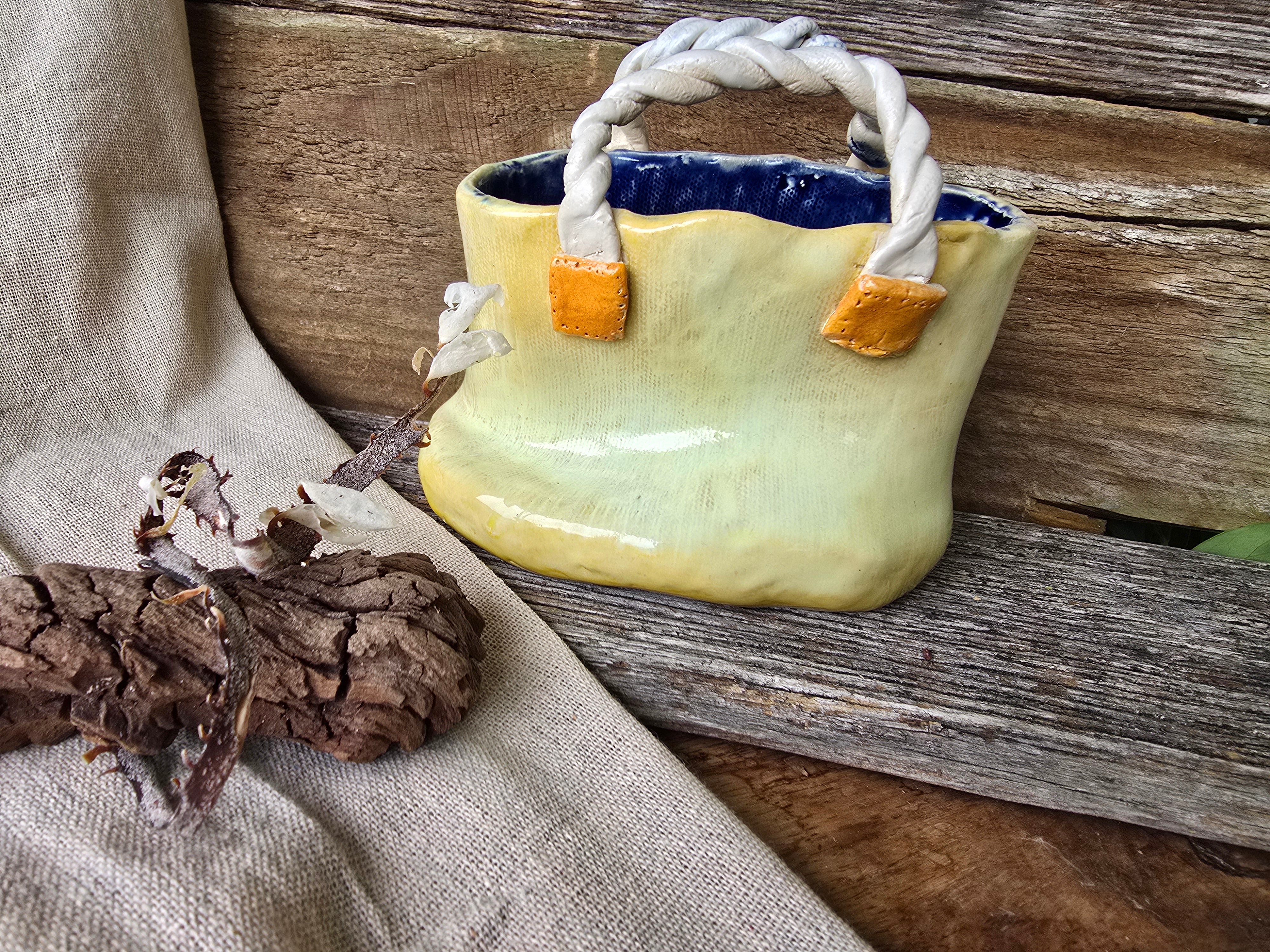 Beach bag vase
