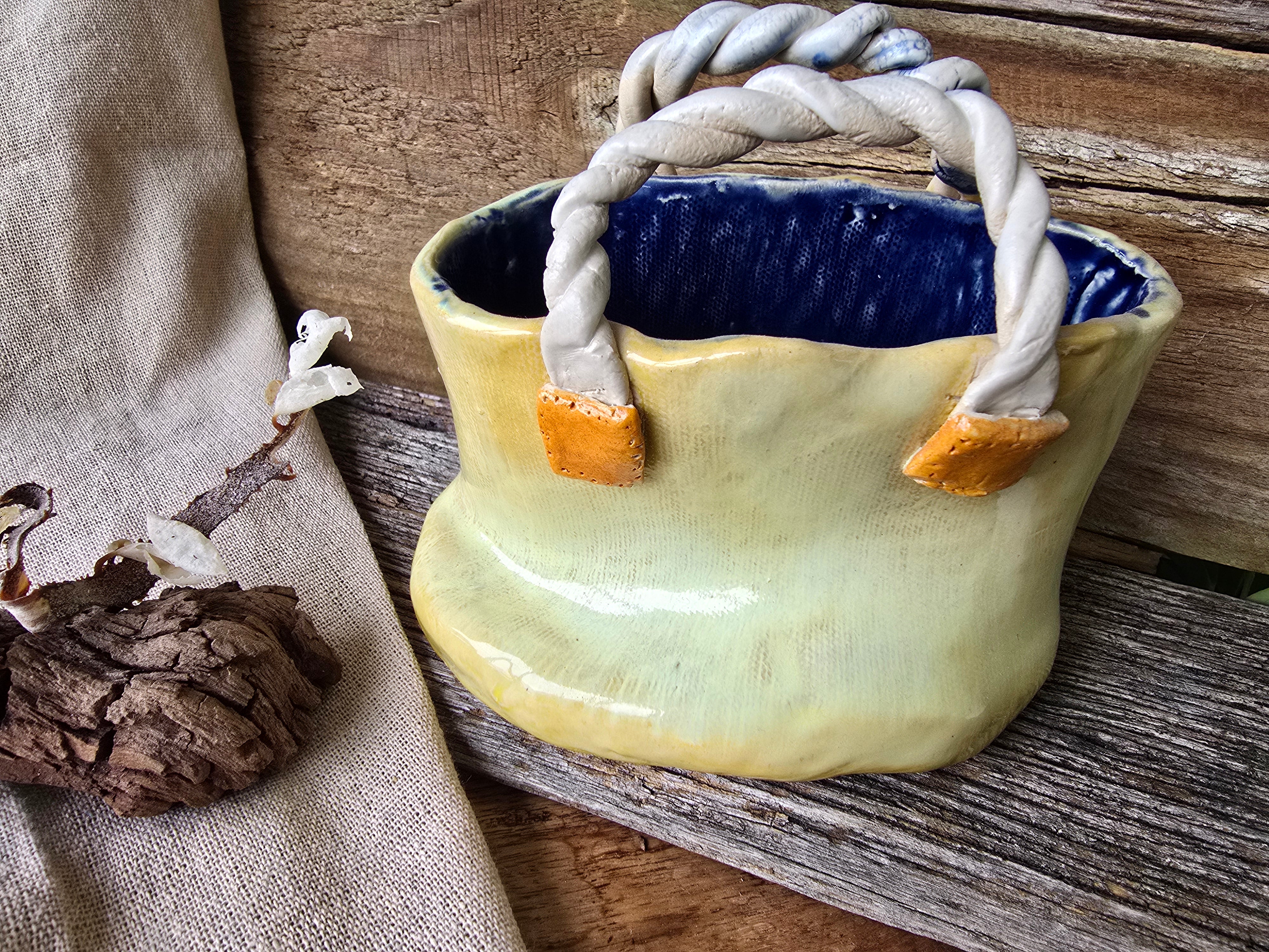 Beach bag vase