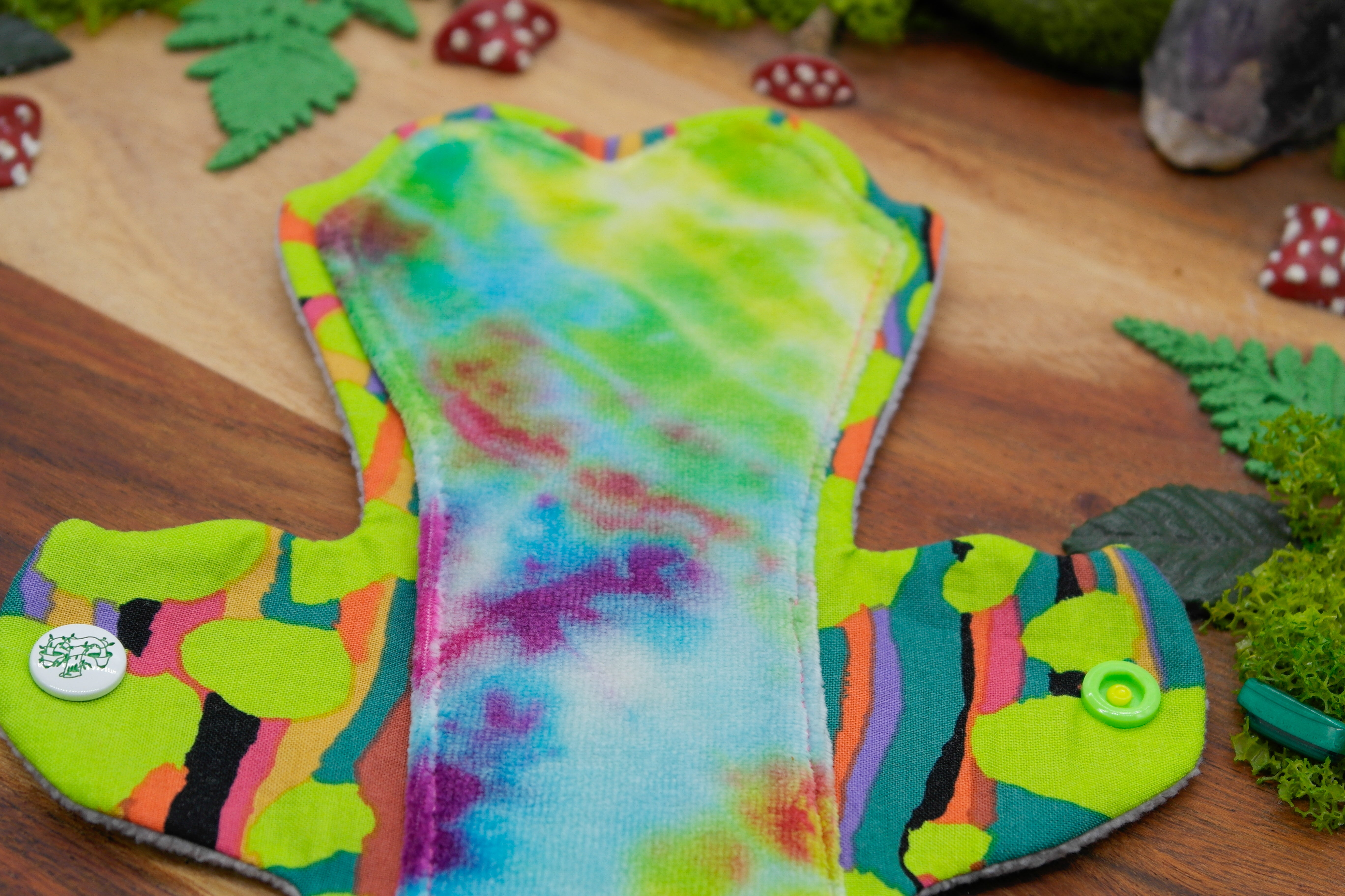 Soft Reusable cloth pad 10" Moderate (LOA) - colour explosion