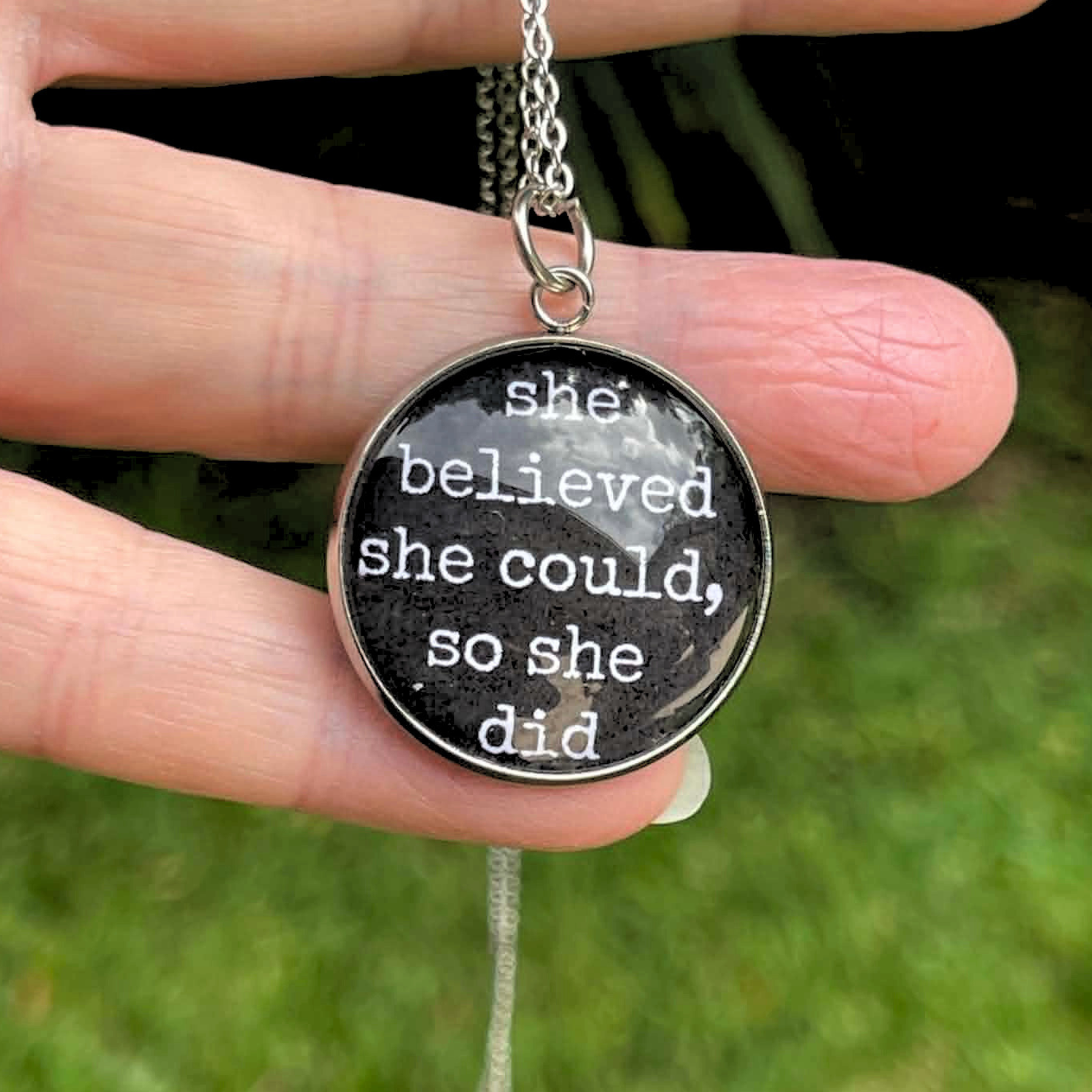 Motivational Pendant Necklace "she believed she could so she did" • Perfect gift