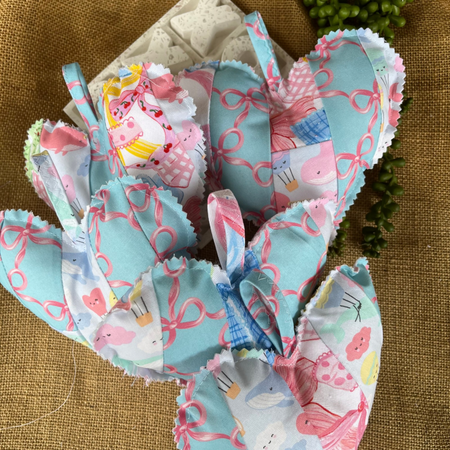 Handmade hearts | pink and blue ribbons | vintage look