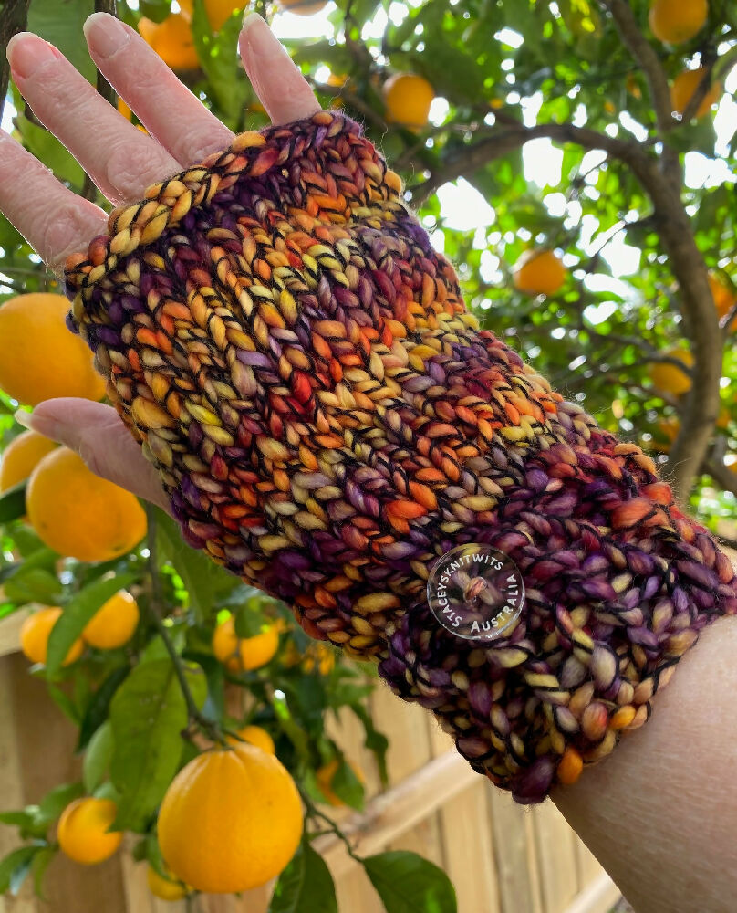 Staceysknitwits - Hand knitted Handwarmers Merino Malabrigo Caracol 4