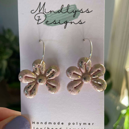 Light pink/gold speck flower earrings