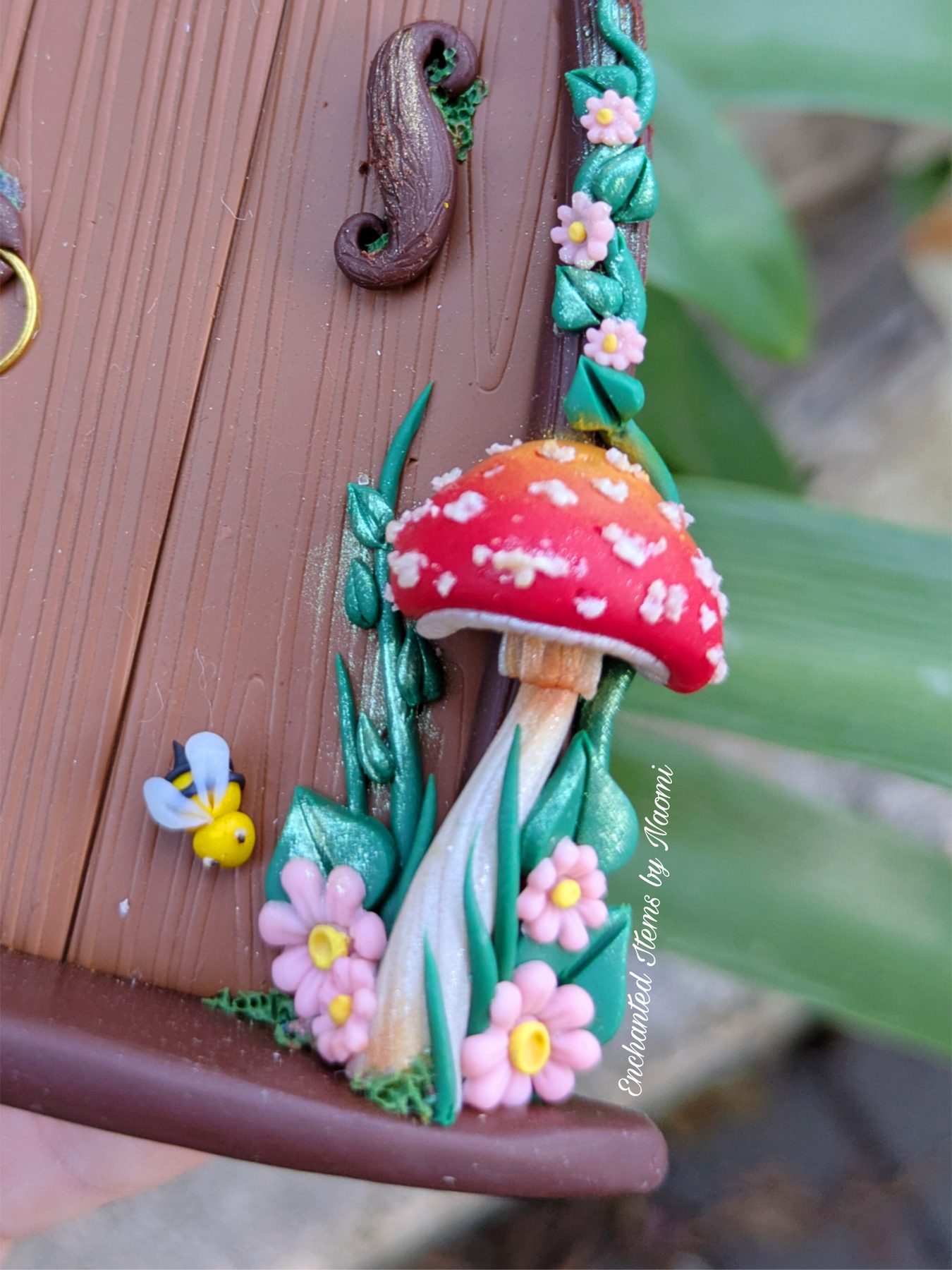 Woodland Fairy Door with Bumblebee Magic