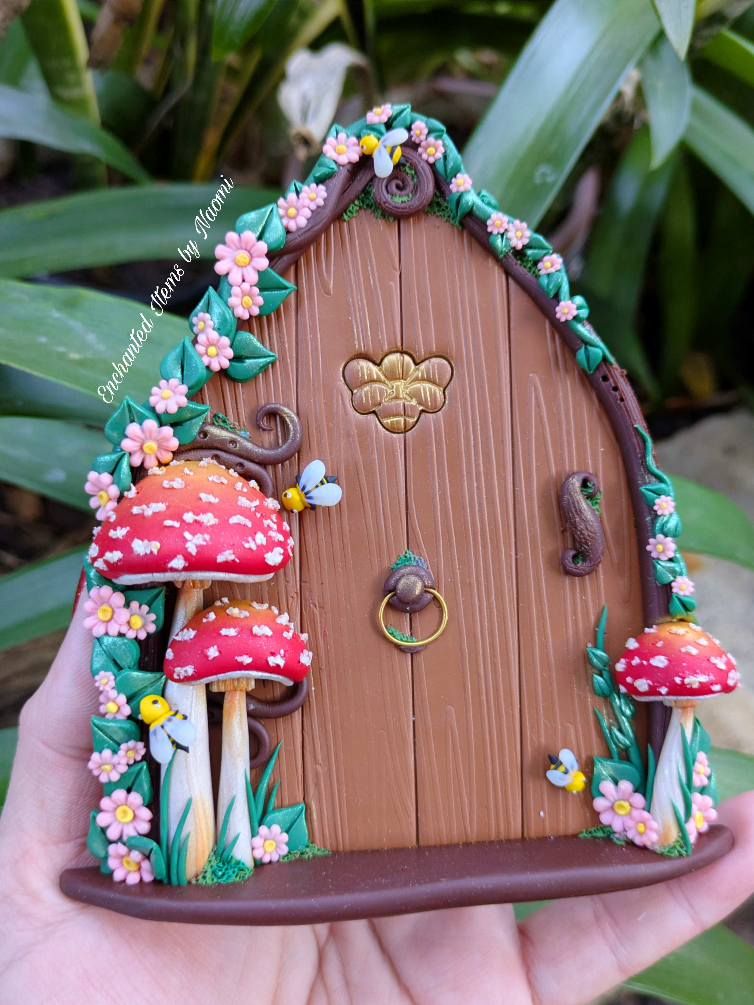 Woodland Fairy Door with Bumblebee Magic