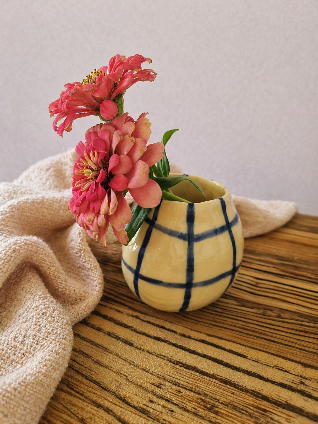 Medium bud vase