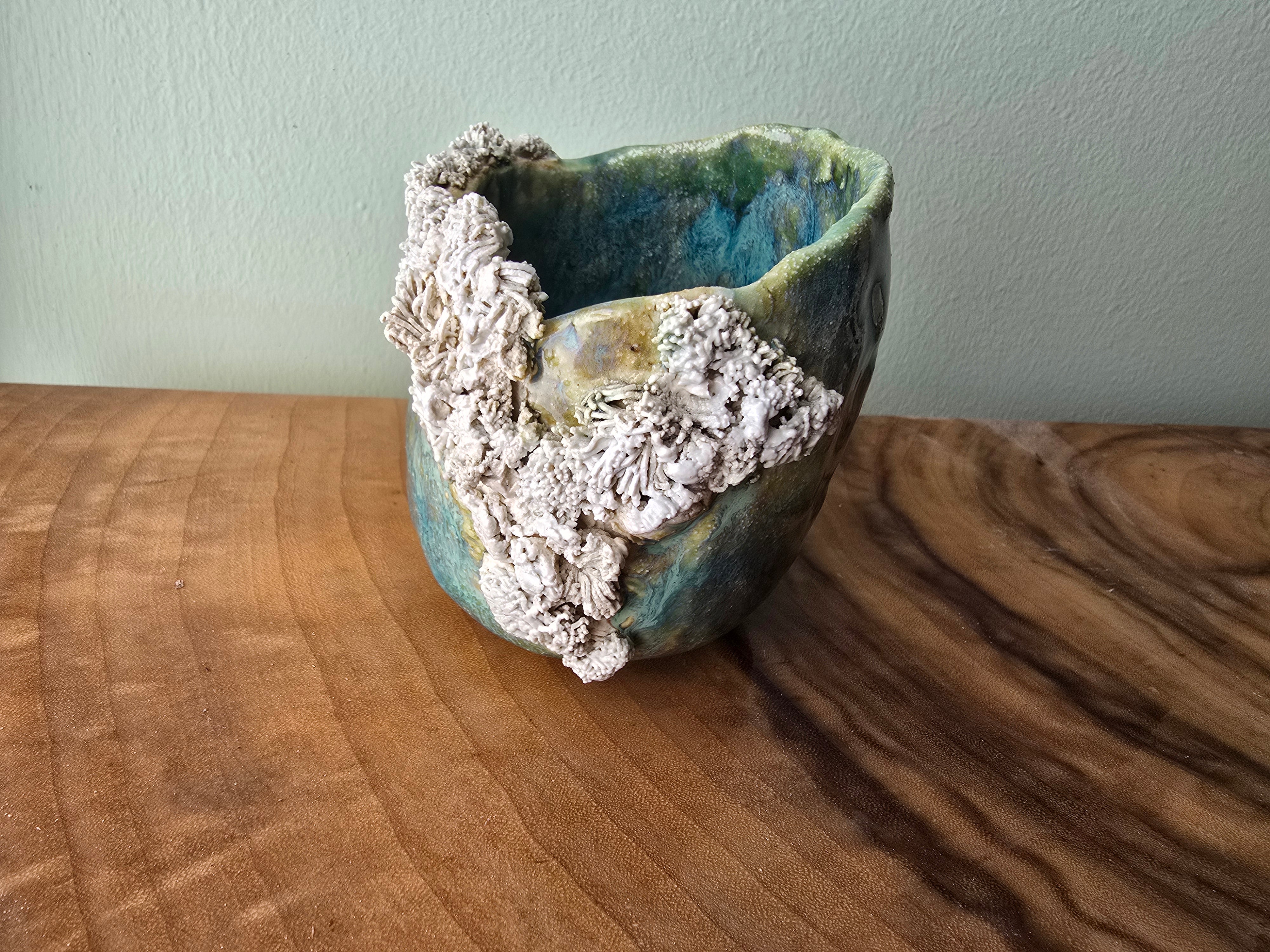 Coral cay vase