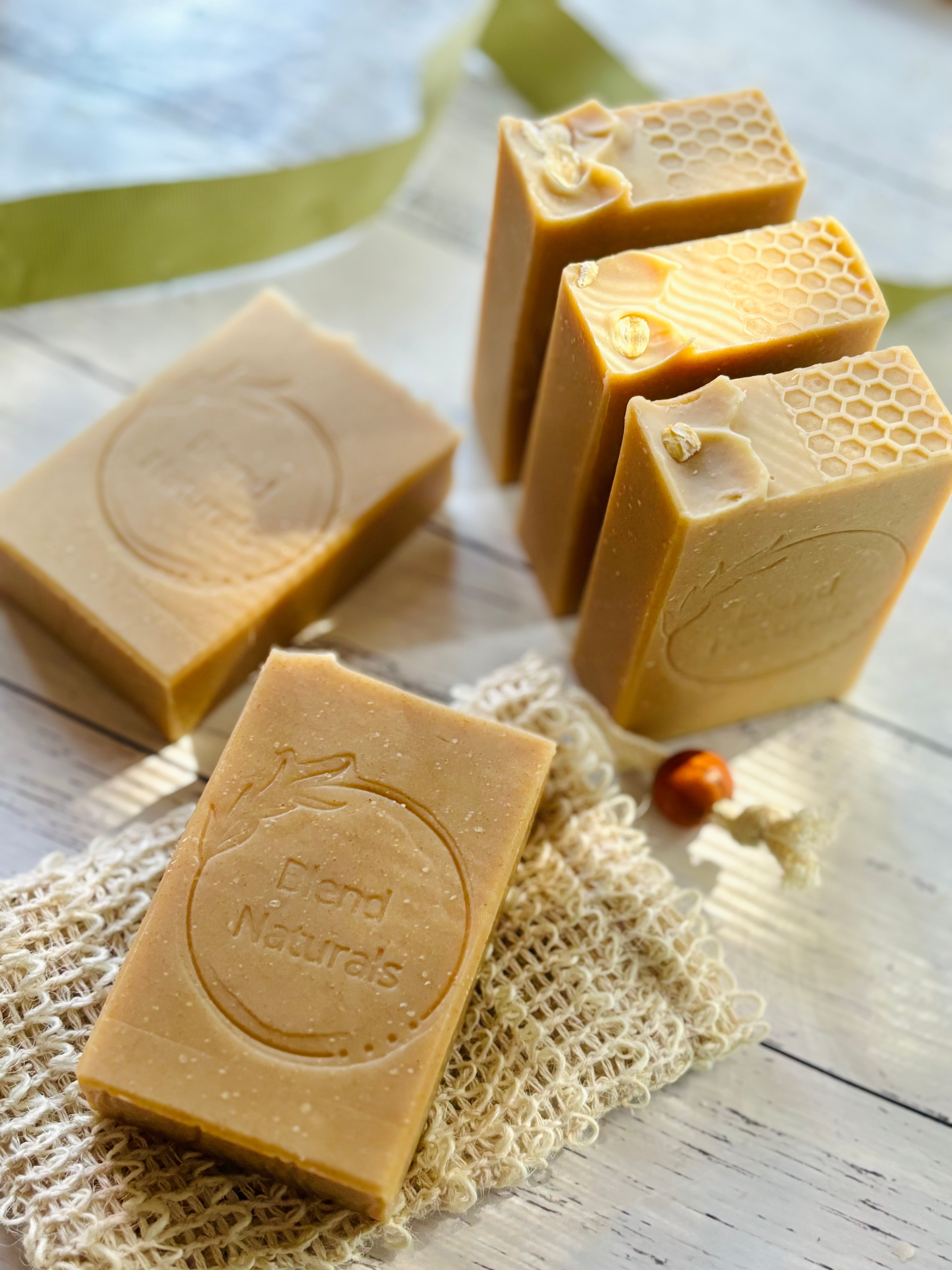Goatsmilk, Oats and Honey | Handcrafted Natural Soap Bar