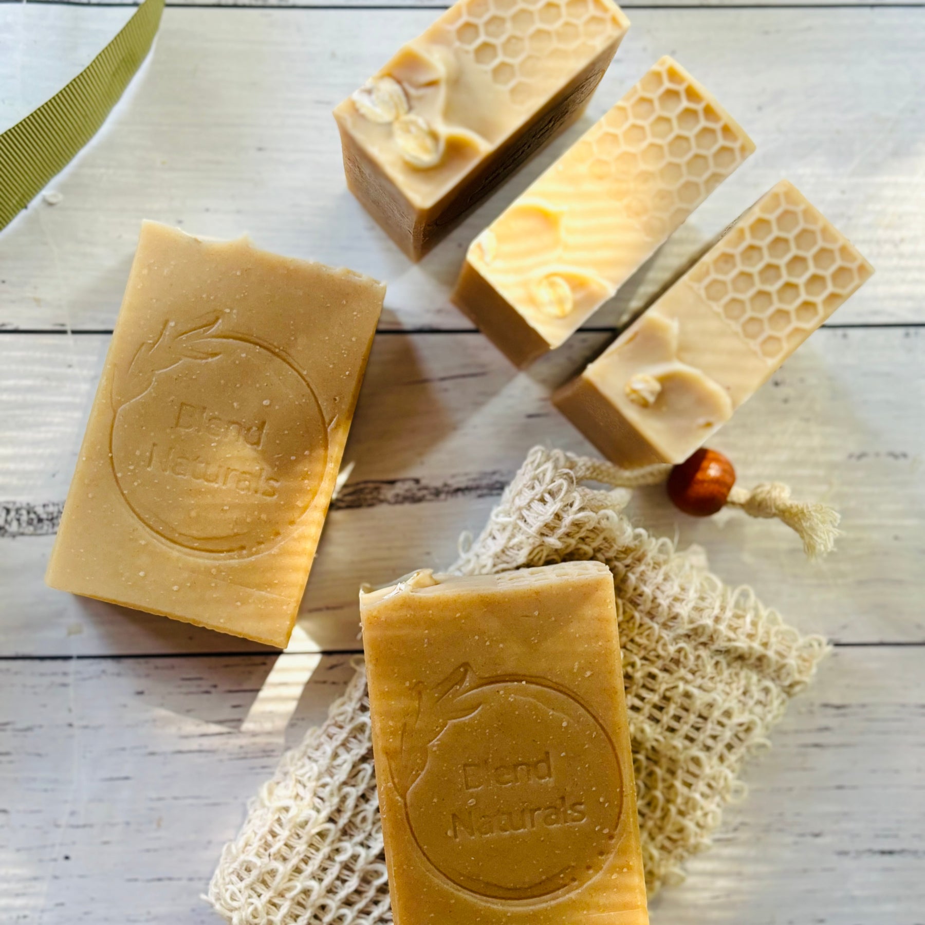 Goatsmilk, Oats and Honey | Handcrafted Natural Soap Bar