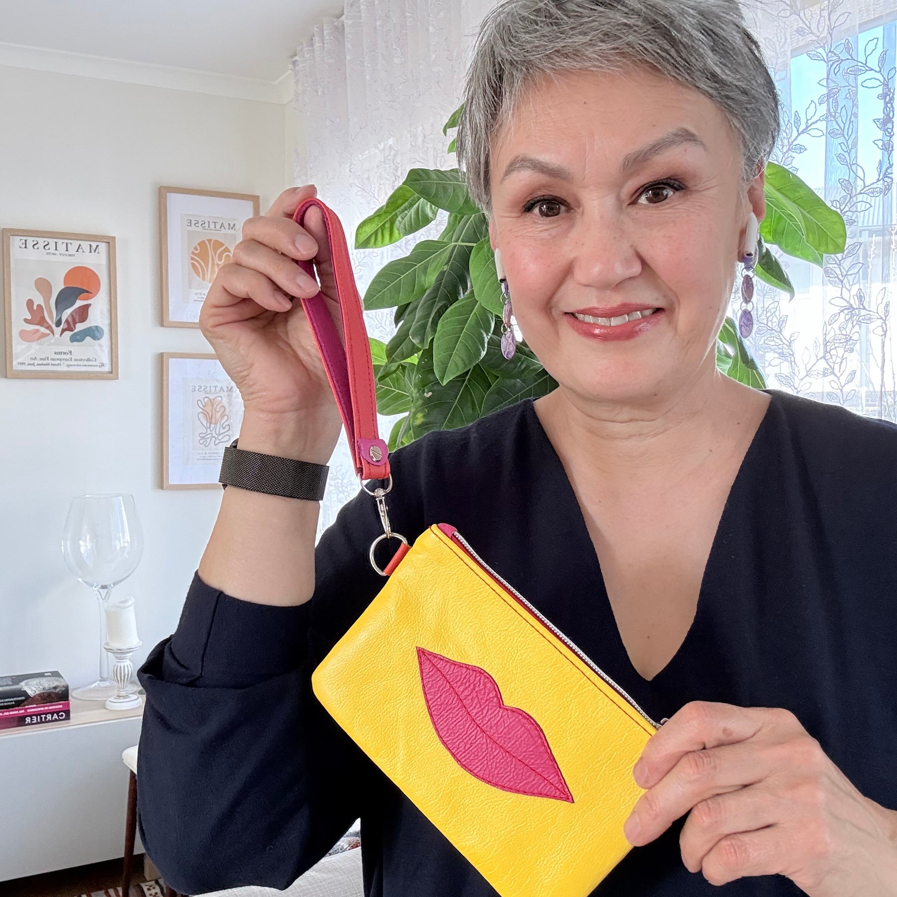 Leather pouch/ wristlet clutch ‘Lippy’