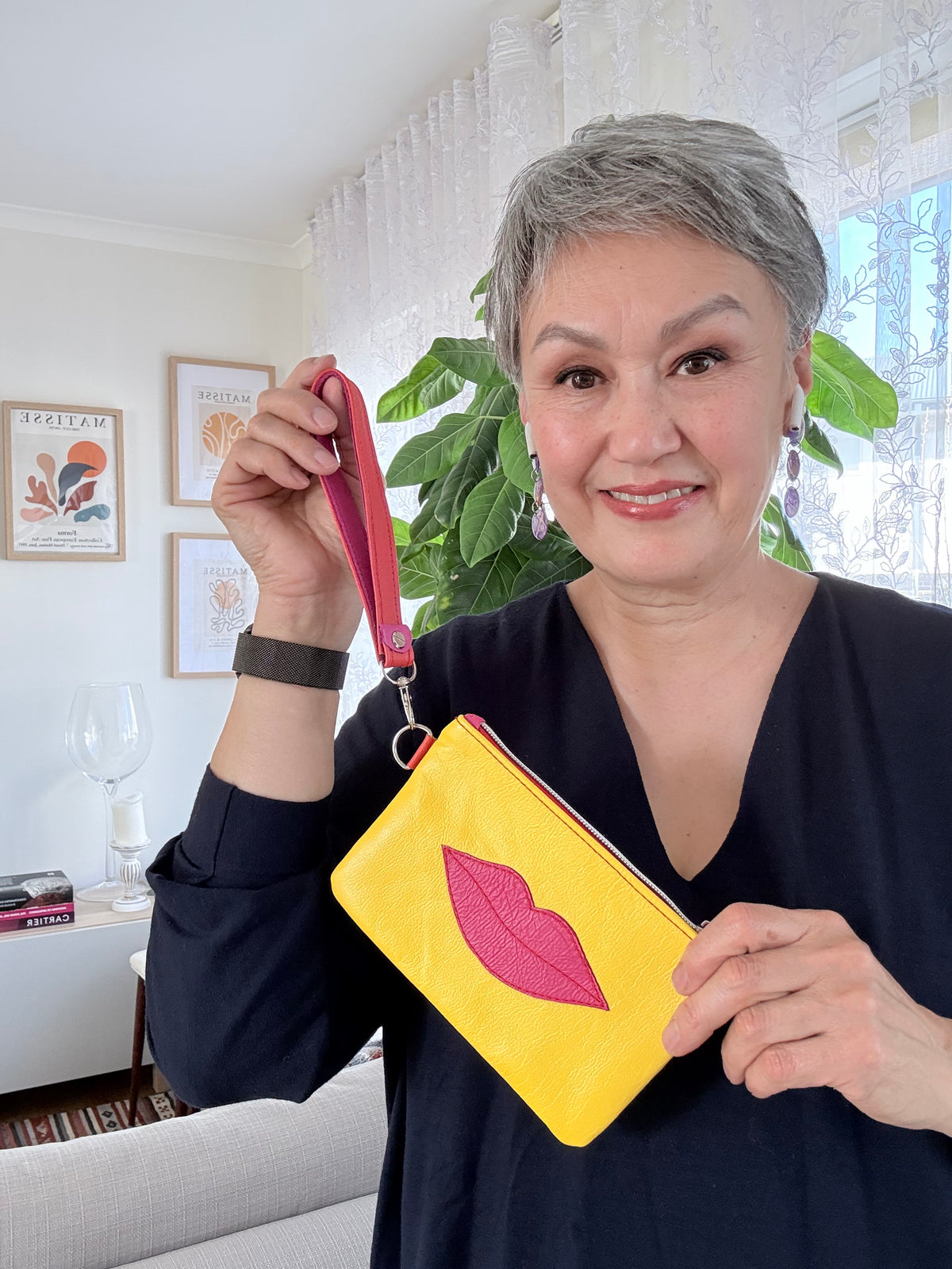 Leather pouch/ wristlet clutch ‘Lippy’