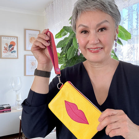 Leather pouch/ wristlet clutch ‘Lippy’