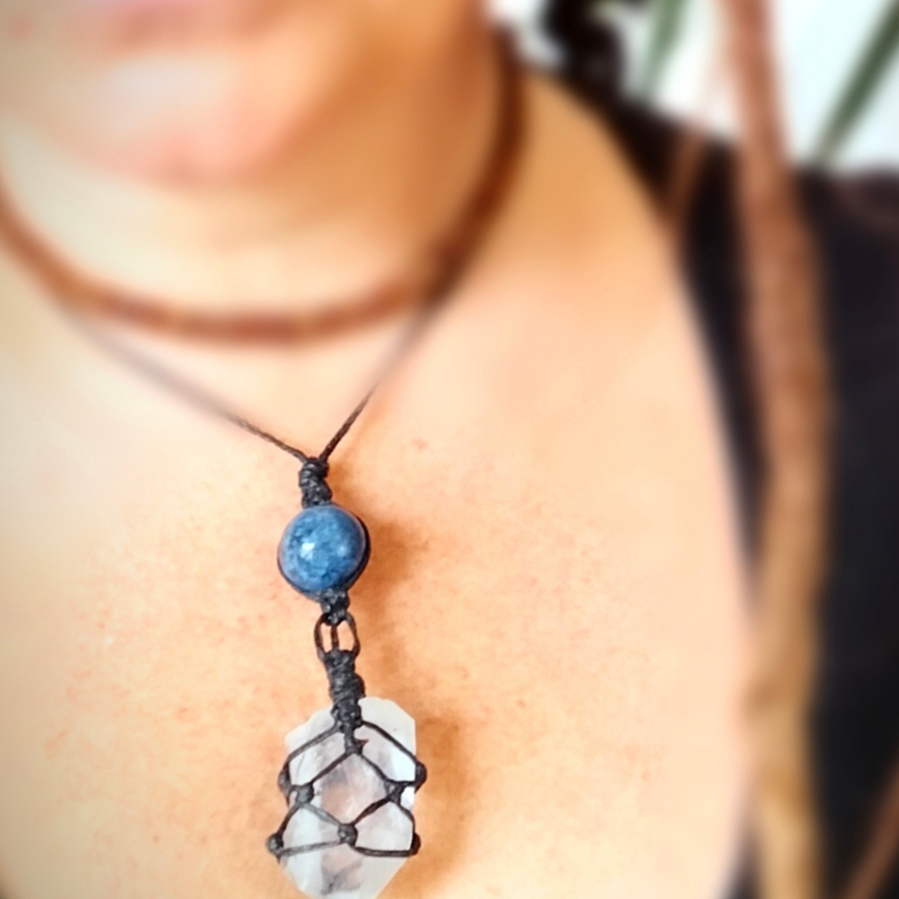 •| CLEAR QUARTZ | LAPIS LAZULI |• natural crystal necklace