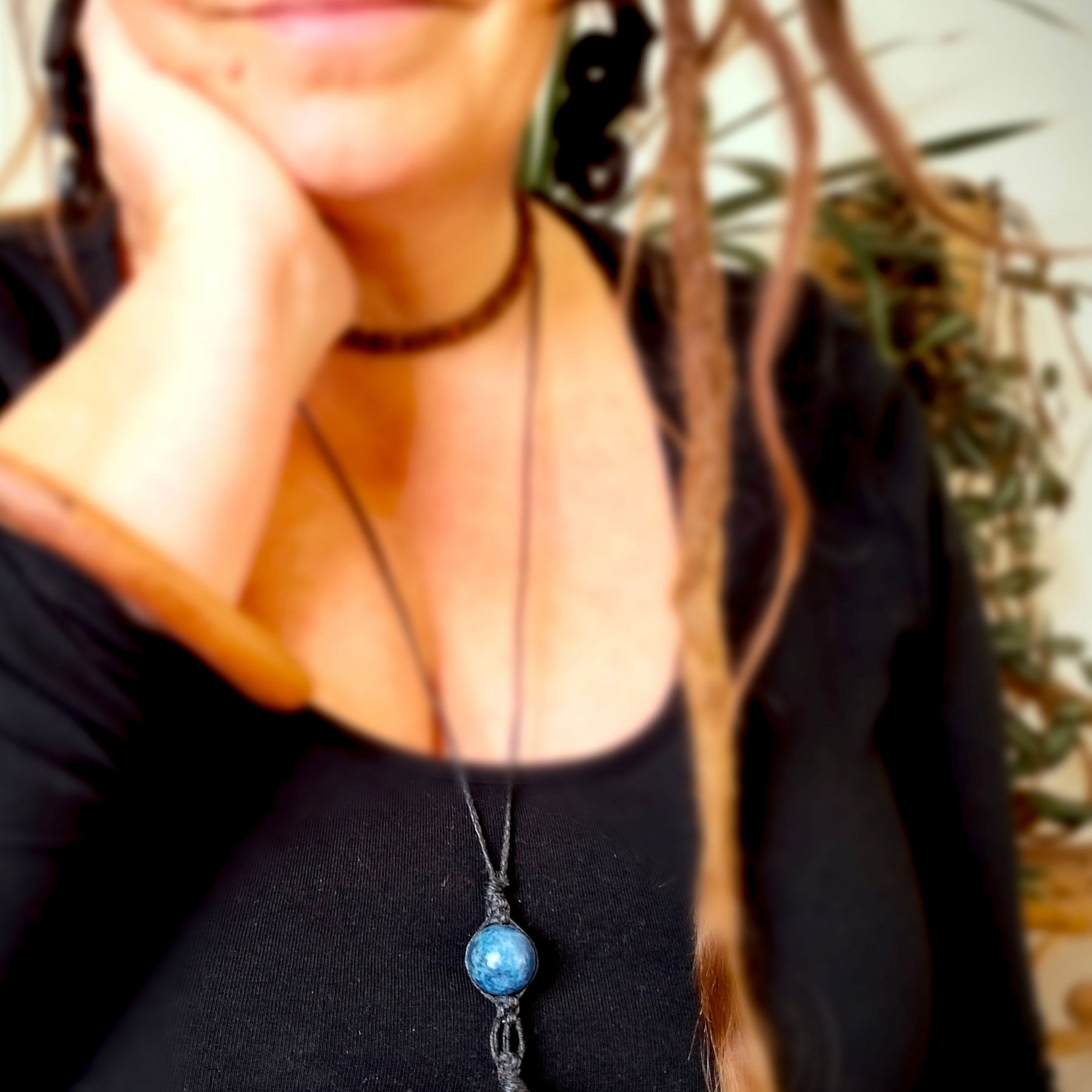 •| CLEAR QUARTZ | LAPIS LAZULI |• natural crystal necklace