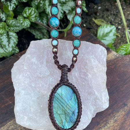 Labradorite Pendant, Macrame necklace boho style, adjustable