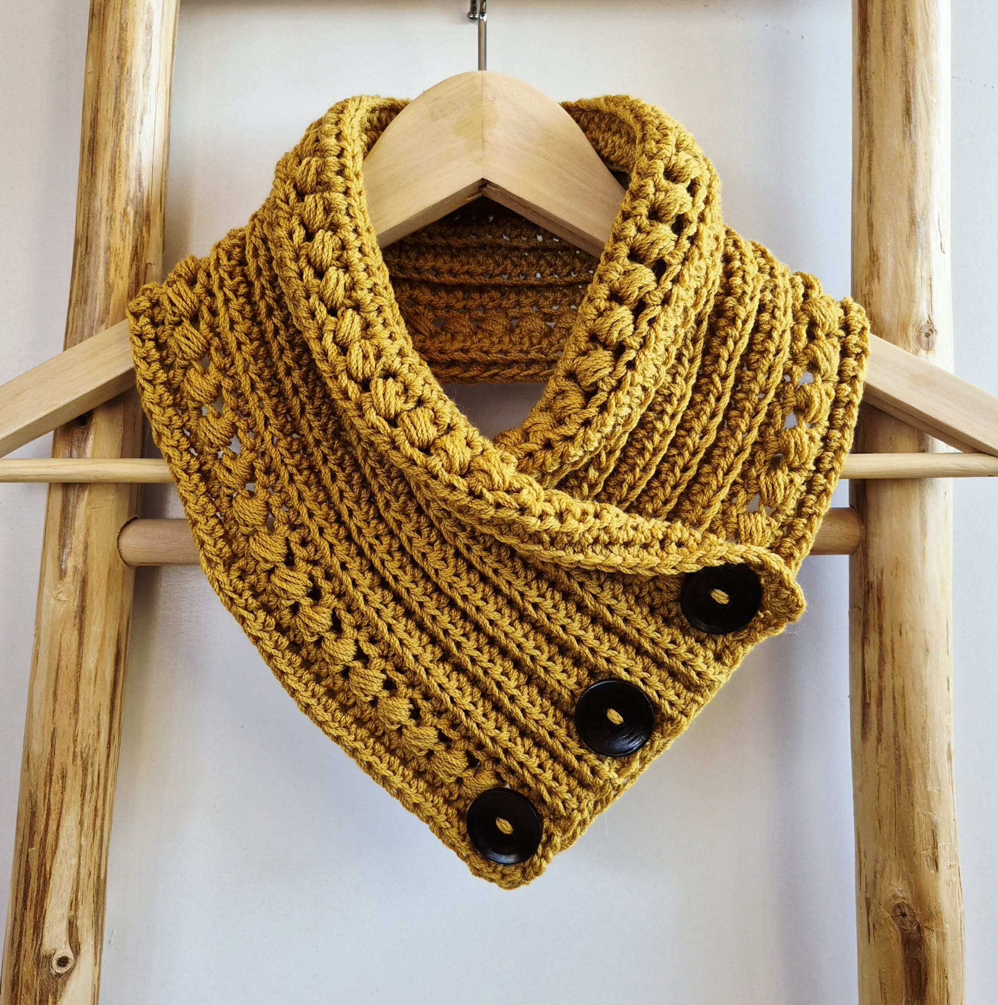 Ladies Neck warmer | Cowl | Scarf | Mustard | Adult | Vintage | Crochet | Buttoned