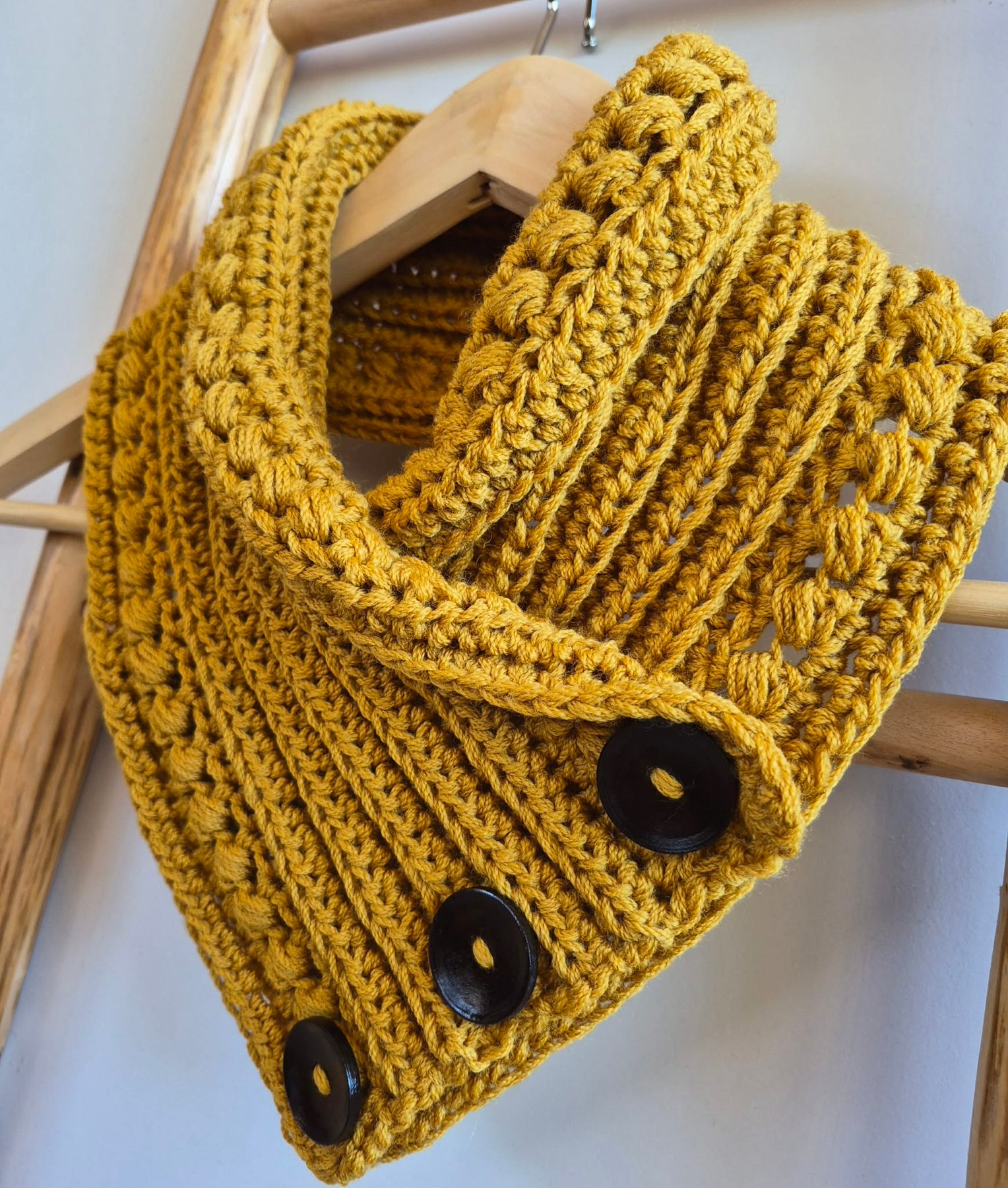 Ladies Neck warmer | Cowl | Scarf | Mustard | Adult | Vintage | Crochet | Buttoned