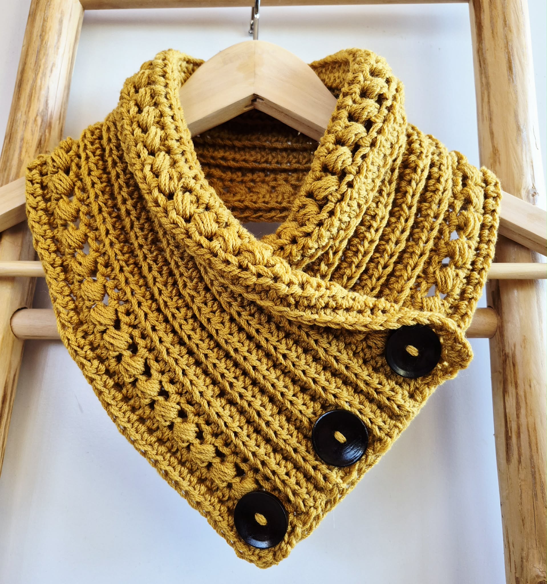 Ladies Neck warmer | Cowl | Scarf | Mustard | Adult | Vintage | Crochet | Buttoned